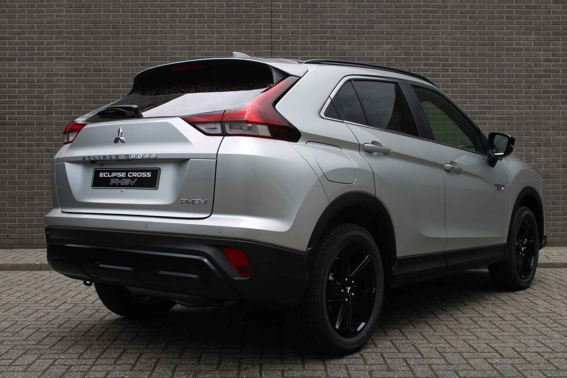 Mitsubishi Eclipse Cross 2.4 PHEV Black Edition Cruise/Climate control, Navigatie, Apple carplay/Android auto, 18" LM velgen, Camera, € 8.700, - korting. Trekgewicht 1.500 kg! - 5/36