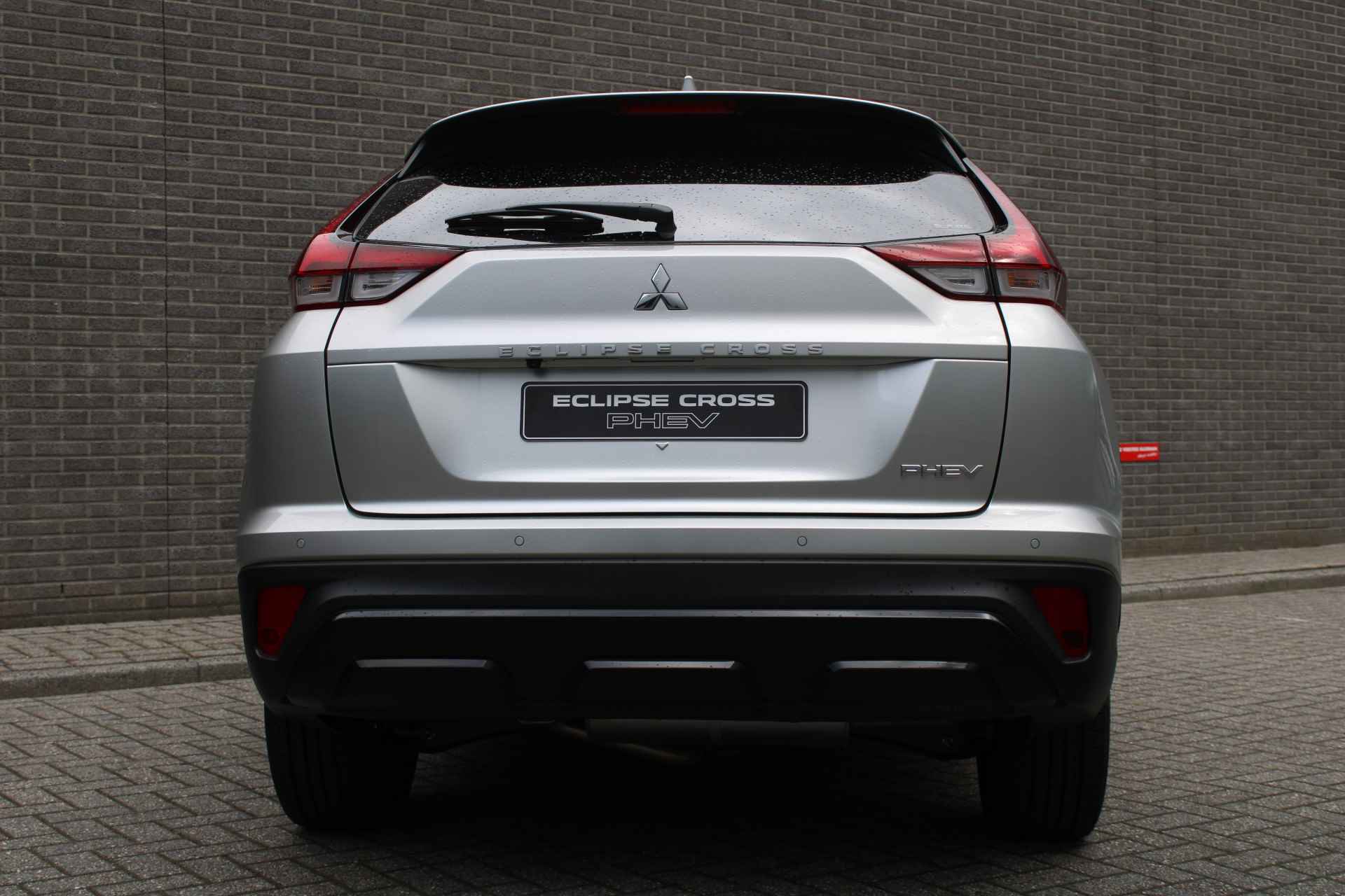 Mitsubishi Eclipse Cross 2.4 PHEV Black Edition Cruise/Climate control, Navigatie, Apple carplay/Android auto, 18" LM velgen, Camera, € 8.700, - korting. Trekgewicht 1.500 kg! - 7/36