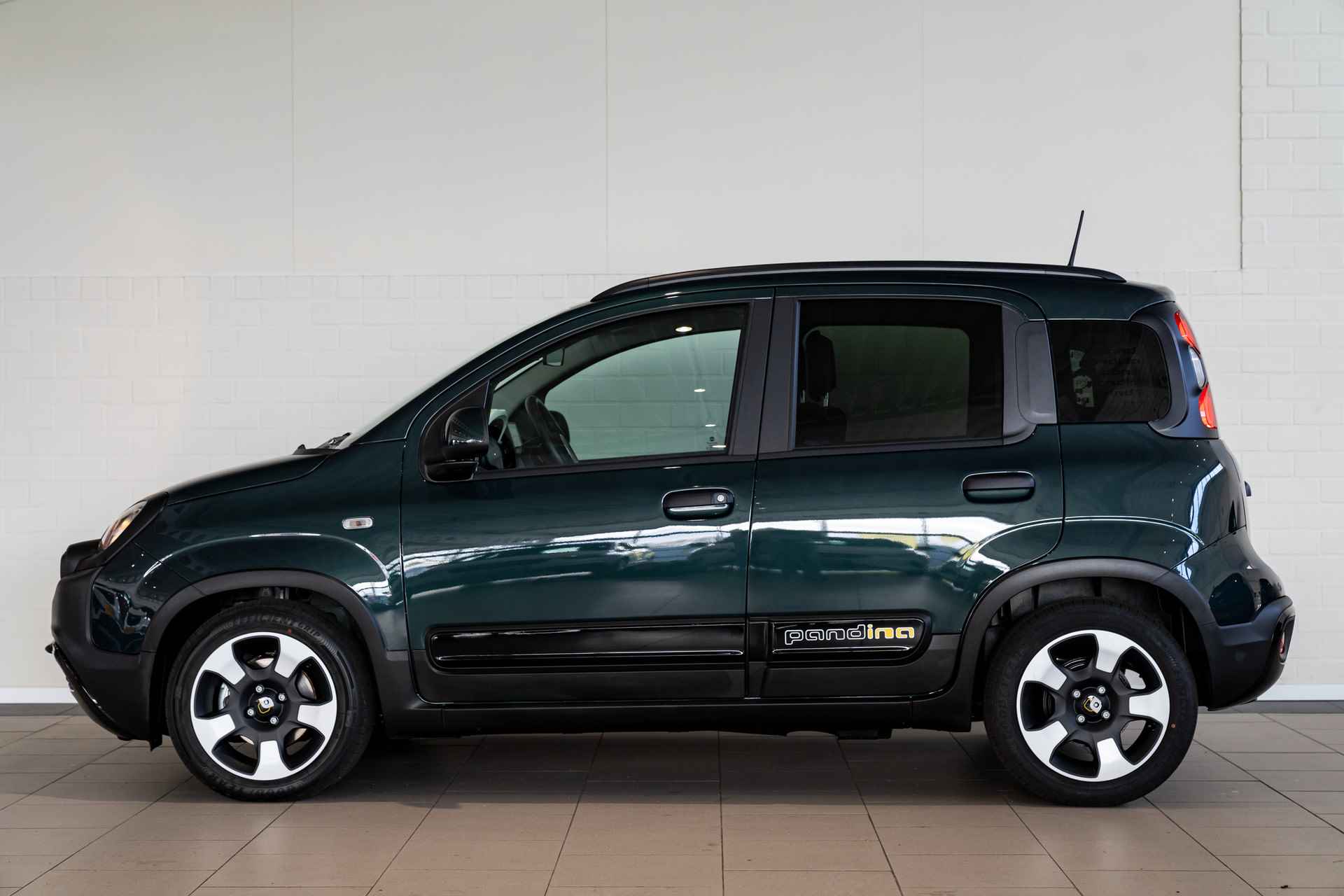 Fiat Panda 1.0 Hybrid Pandina - 2/27