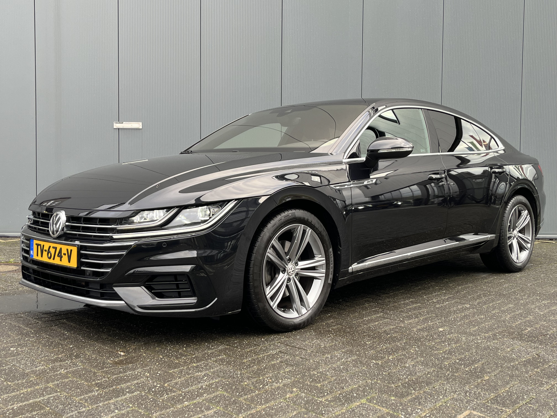 Volkswagen Arteon Business R