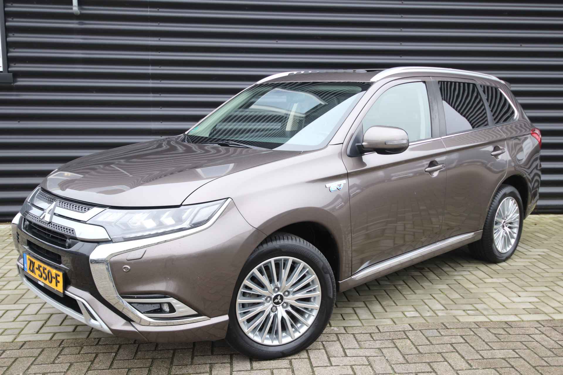 Mitsubishi Outlander 2.4 PHEV Intense+ Schuifdak, E.achterklep, NL-Auto - 79/79