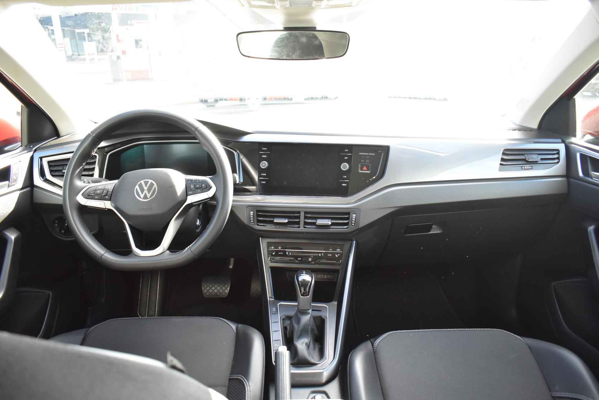 Volkswagen Taigo 1.0 TSI Style Camera, 17" 81KW-110PK DSG, LMV, LED Matrix verlichting, chrome dakrail, climatronic, stoelverwarming, pdc voor en achter, multifunctioneel stuurwiel, acc lane assist, apple carplay (navigatie achteraf navigatie te bestellen via VW shop) - 3/26