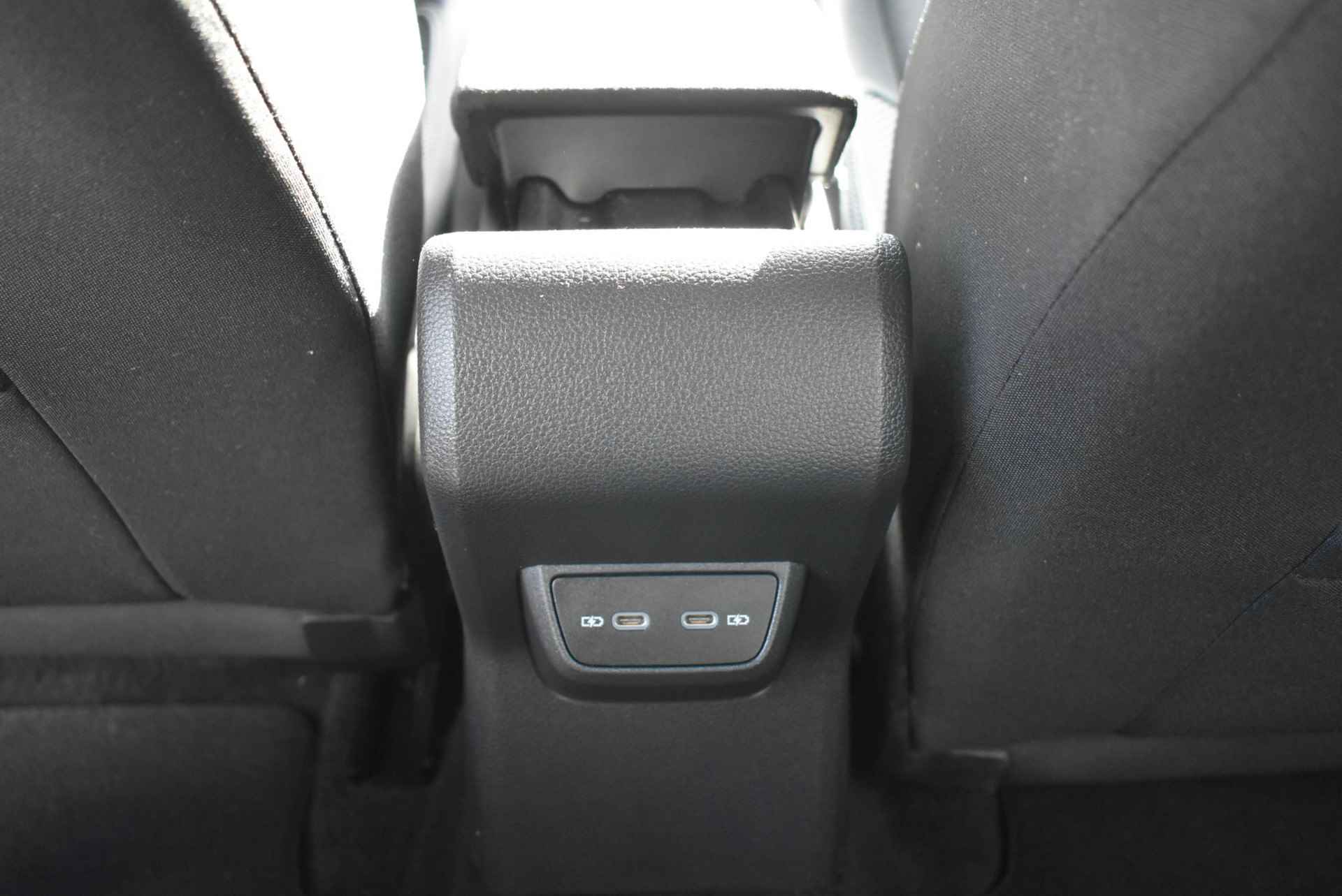 Volkswagen Taigo 1.0 TSI Style Camera, 17" 81KW-110PK DSG, LMV, LED Matrix verlichting, chrome dakrail, climatronic, stoelverwarming, pdc voor en achter, multifunctioneel stuurwiel, acc lane assist, apple carplay (navigatie achteraf navigatie te bestellen via VW shop) - 22/26