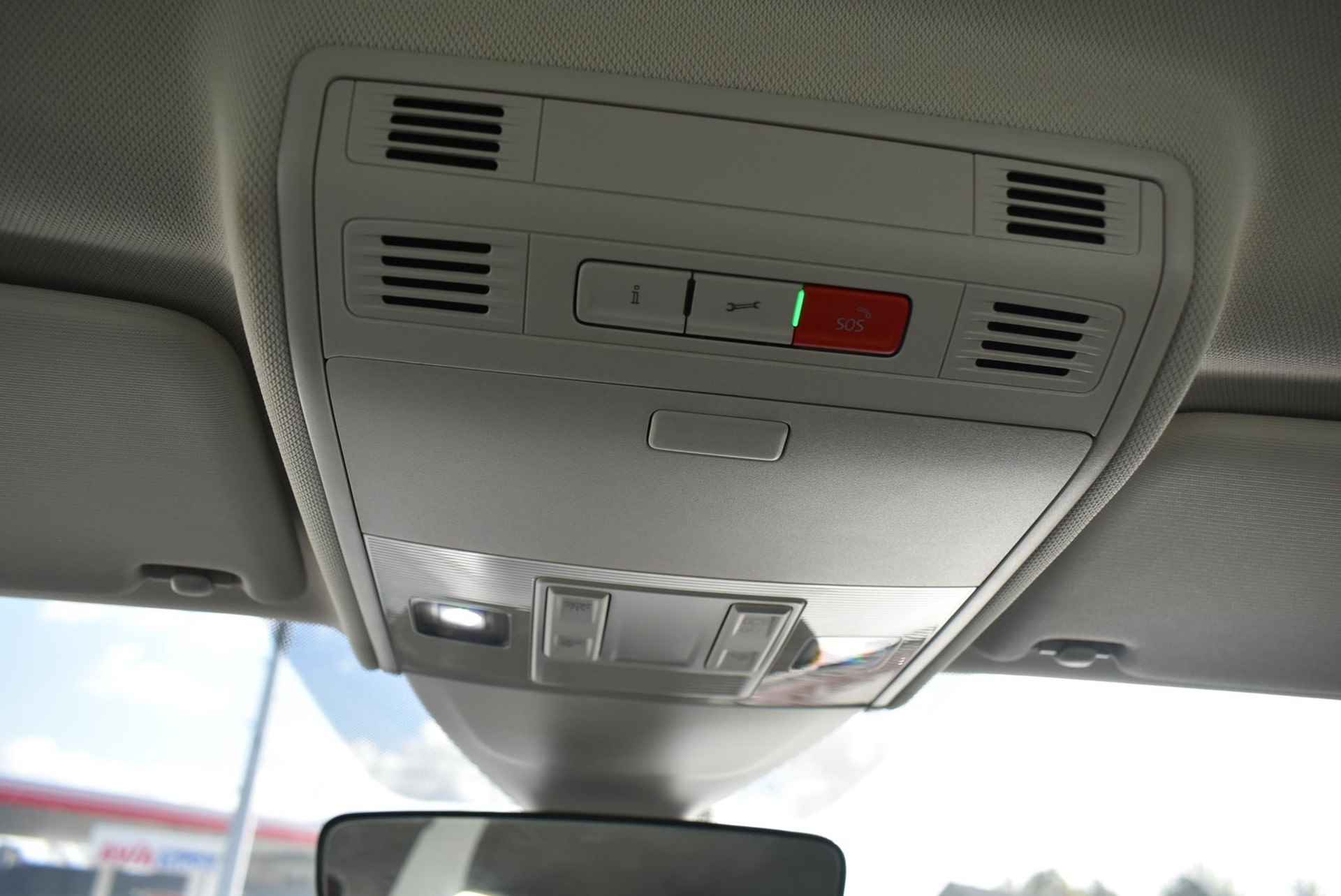 Volkswagen Taigo 1.0 TSI Style Camera, 17" 81KW-110PK DSG, LMV, LED Matrix verlichting, chrome dakrail, climatronic, stoelverwarming, pdc voor en achter, multifunctioneel stuurwiel, acc lane assist, apple carplay (navigatie achteraf navigatie te bestellen via VW shop) - 23/26