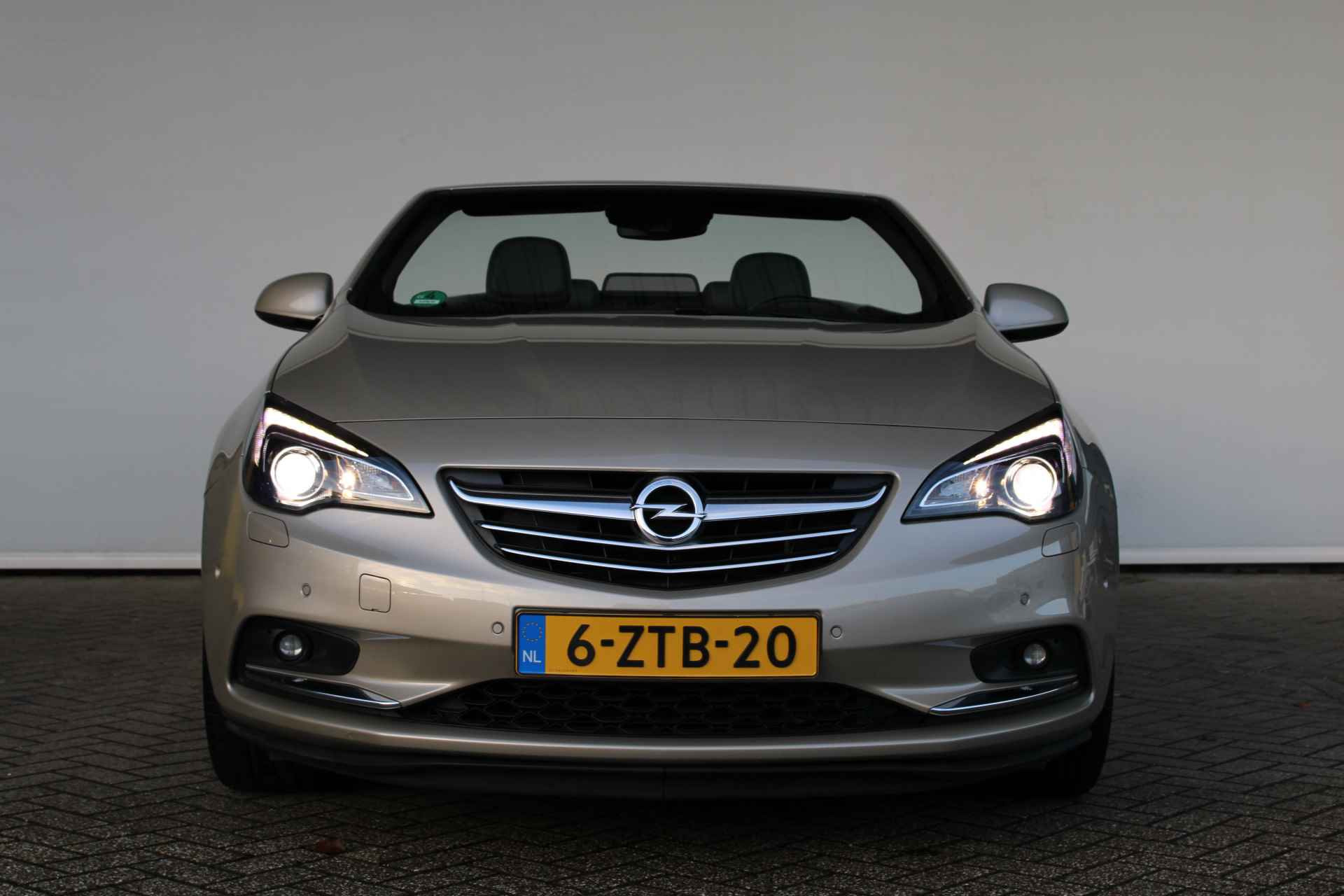 Opel Cascada 1.4 Turbo ecoFLEX Cosmo | AFL | Leder | Afneembare trekhaak | Prachtige auto ! | - 3/35