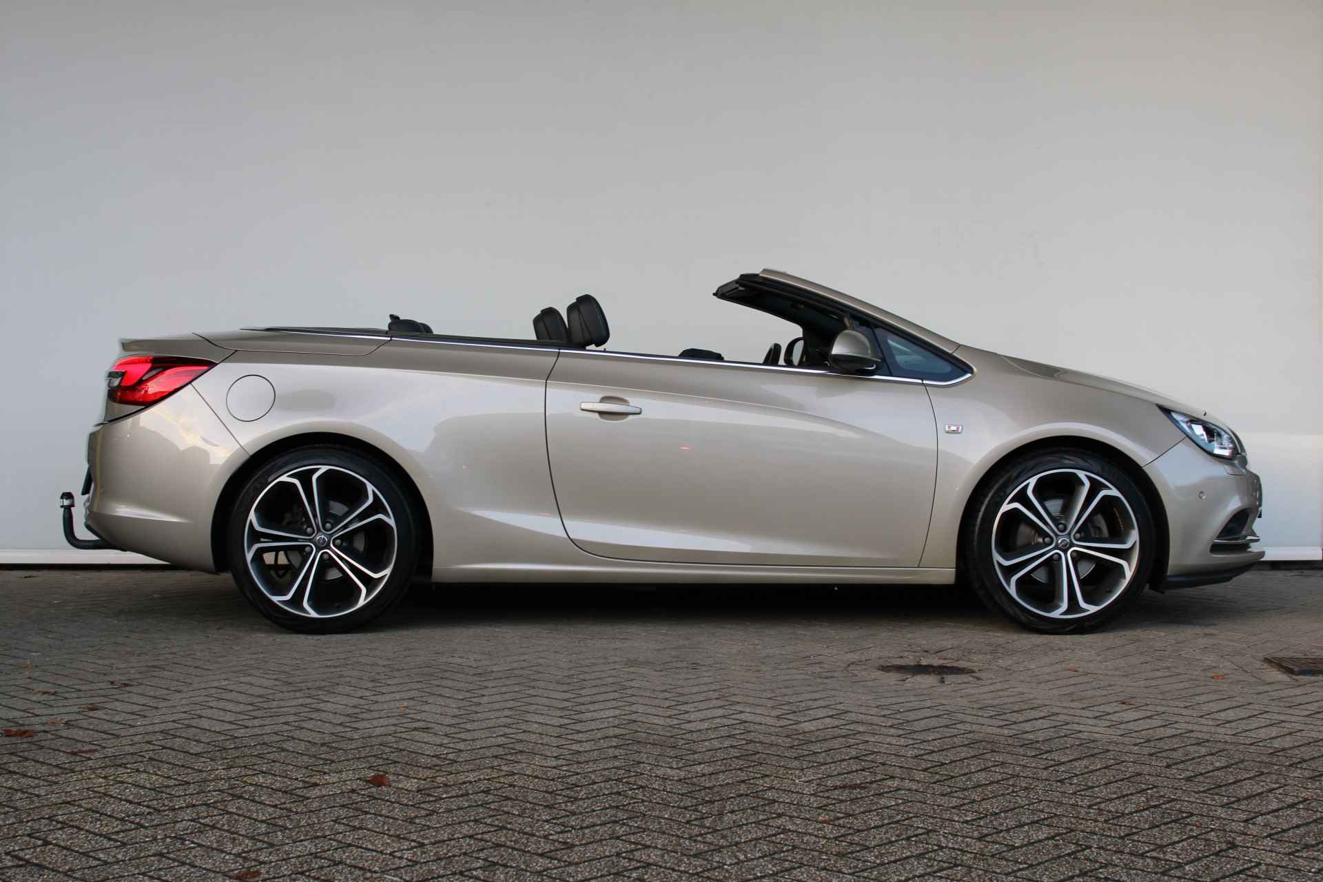 Opel Cascada 1.4 Turbo ecoFLEX Cosmo | AFL | Leder | Afneembare trekhaak | Prachtige auto ! | - 5/35