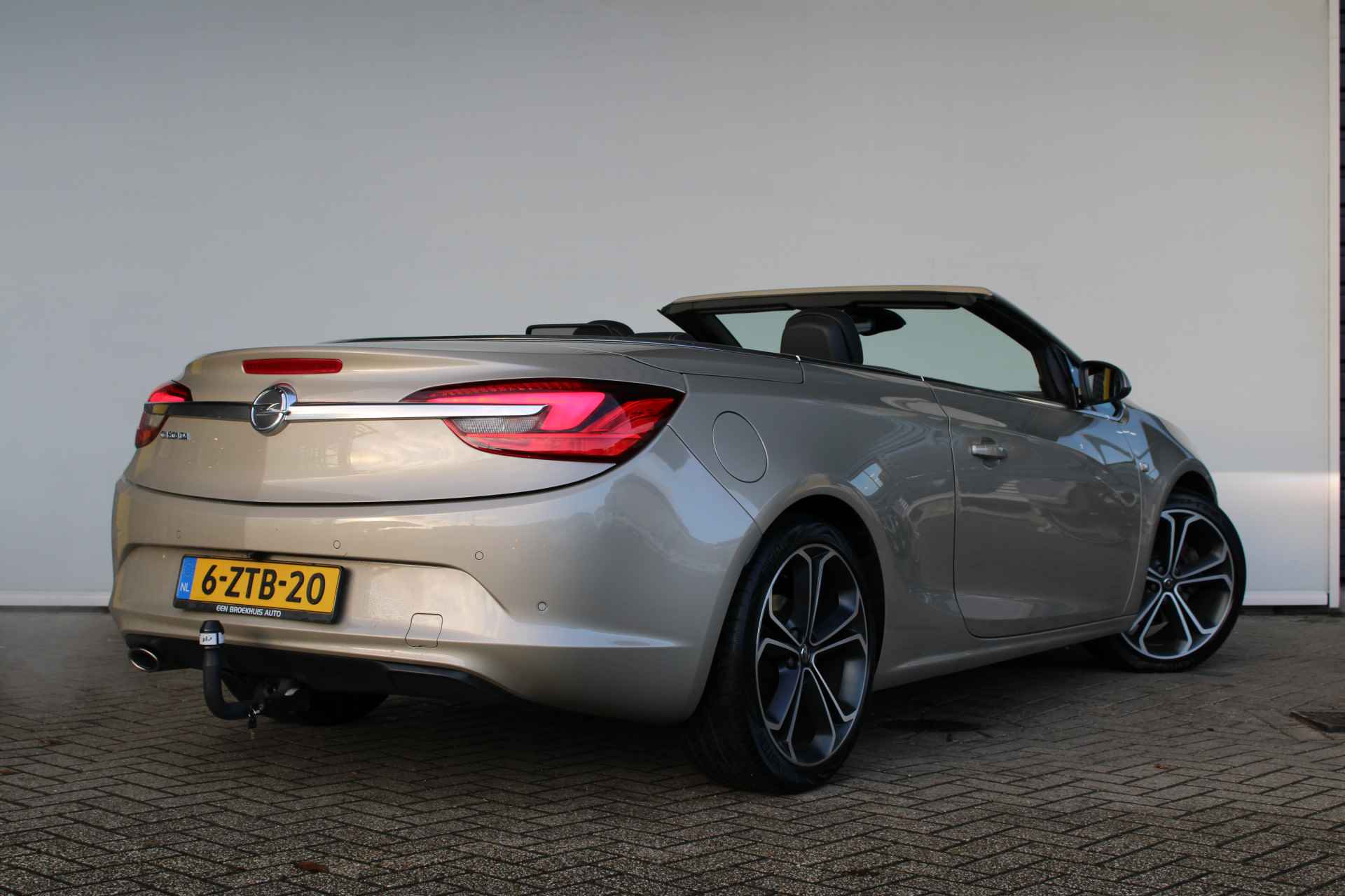 Opel Cascada 1.4 Turbo ecoFLEX Cosmo | AFL | Leder | Afneembare trekhaak | Prachtige auto ! | - 6/35