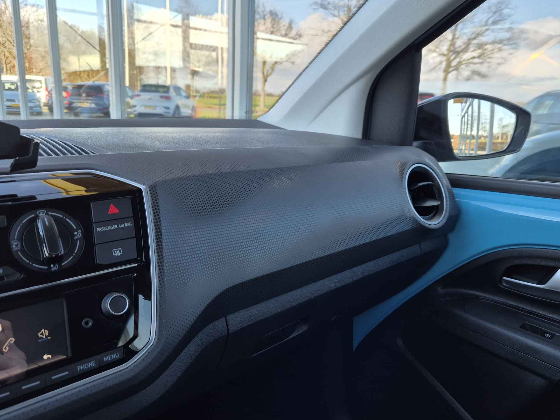 Volkswagen up! 1.0 BMT move up! | Airco | Bluetooth - 23/29