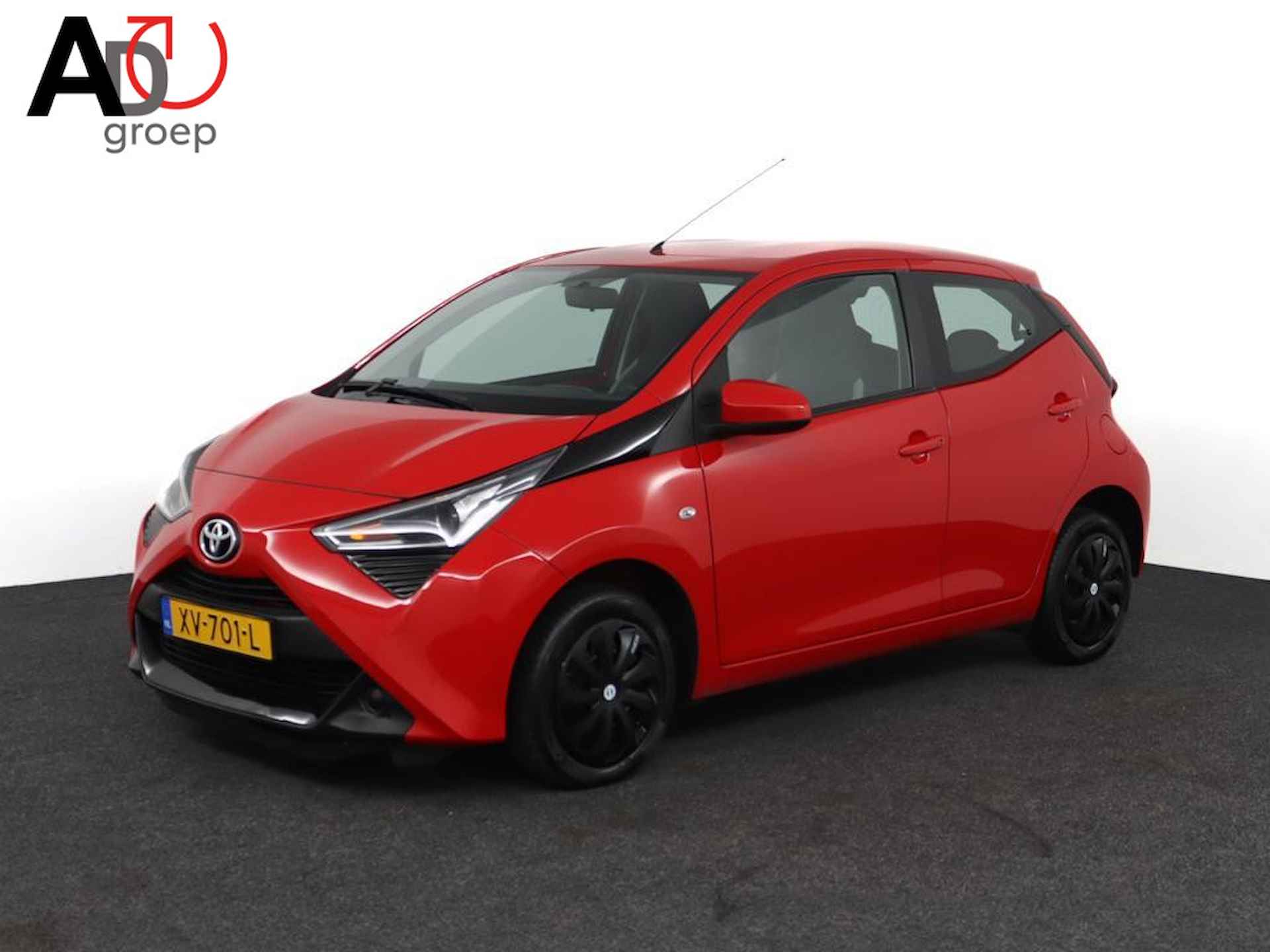 Toyota Aygo 1.0 VVT-i x-play | Airco | Bluetooth | Parkeerhulp camera | - 1/55