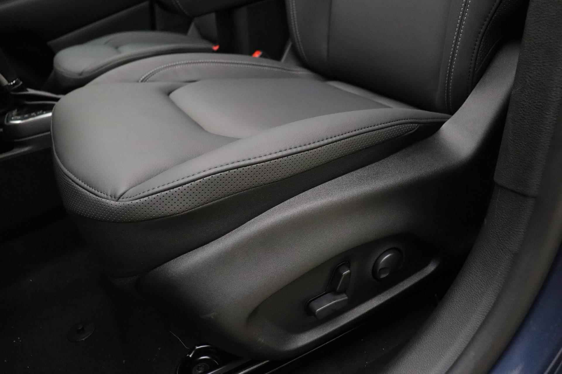 Jeep Renegade 1.5T e-Hybrid Altitude | Navigatie | Panoramadak | Lederen bekleding | Stoelverwarming | 19'' lichtmetalen velgen | Keyless | Camera - 22/46