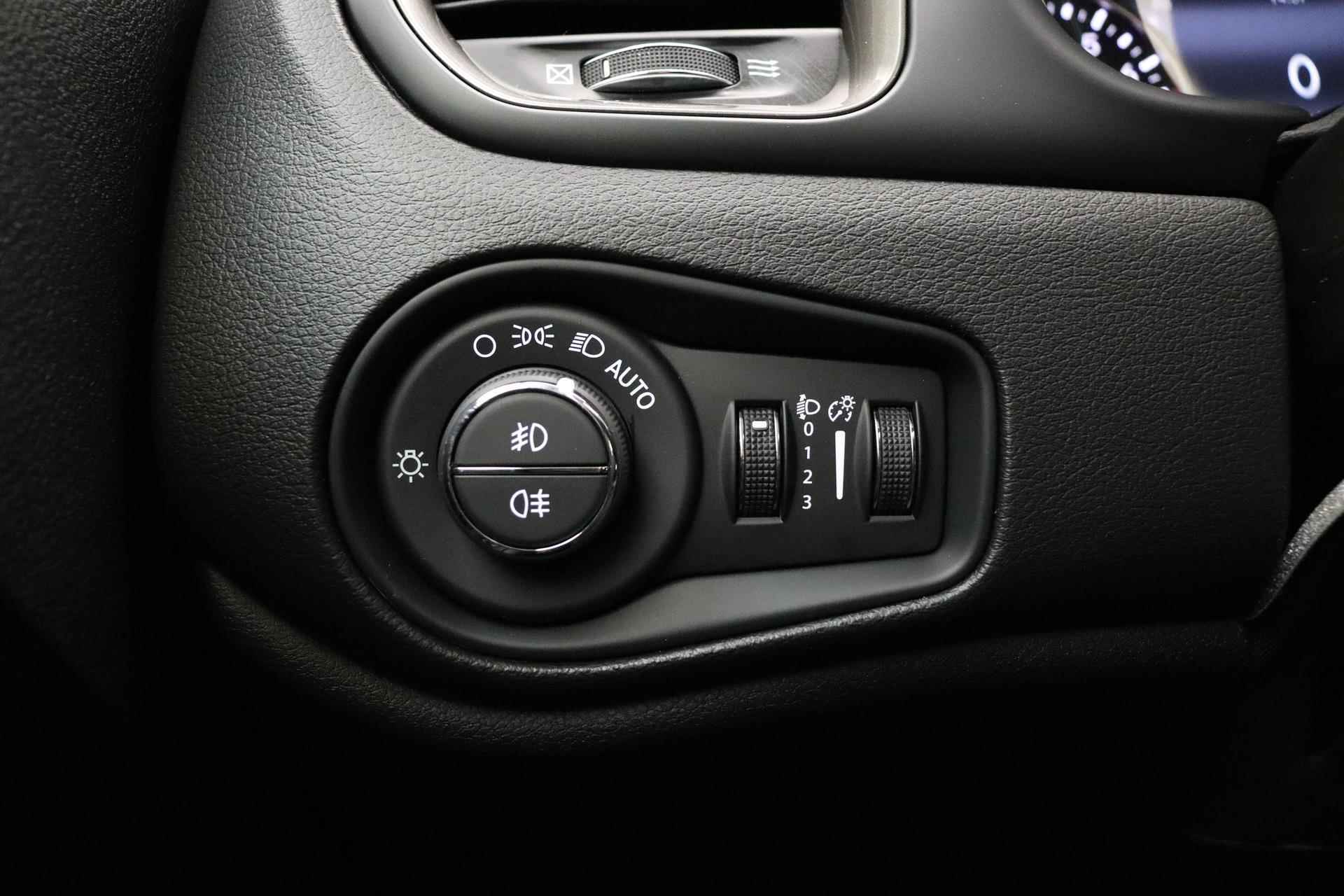 Jeep Renegade 1.5T e-Hybrid Altitude | Navigatie | Panoramadak | Lederen bekleding | Stoelverwarming | 19'' lichtmetalen velgen | Keyless | Camera - 36/46
