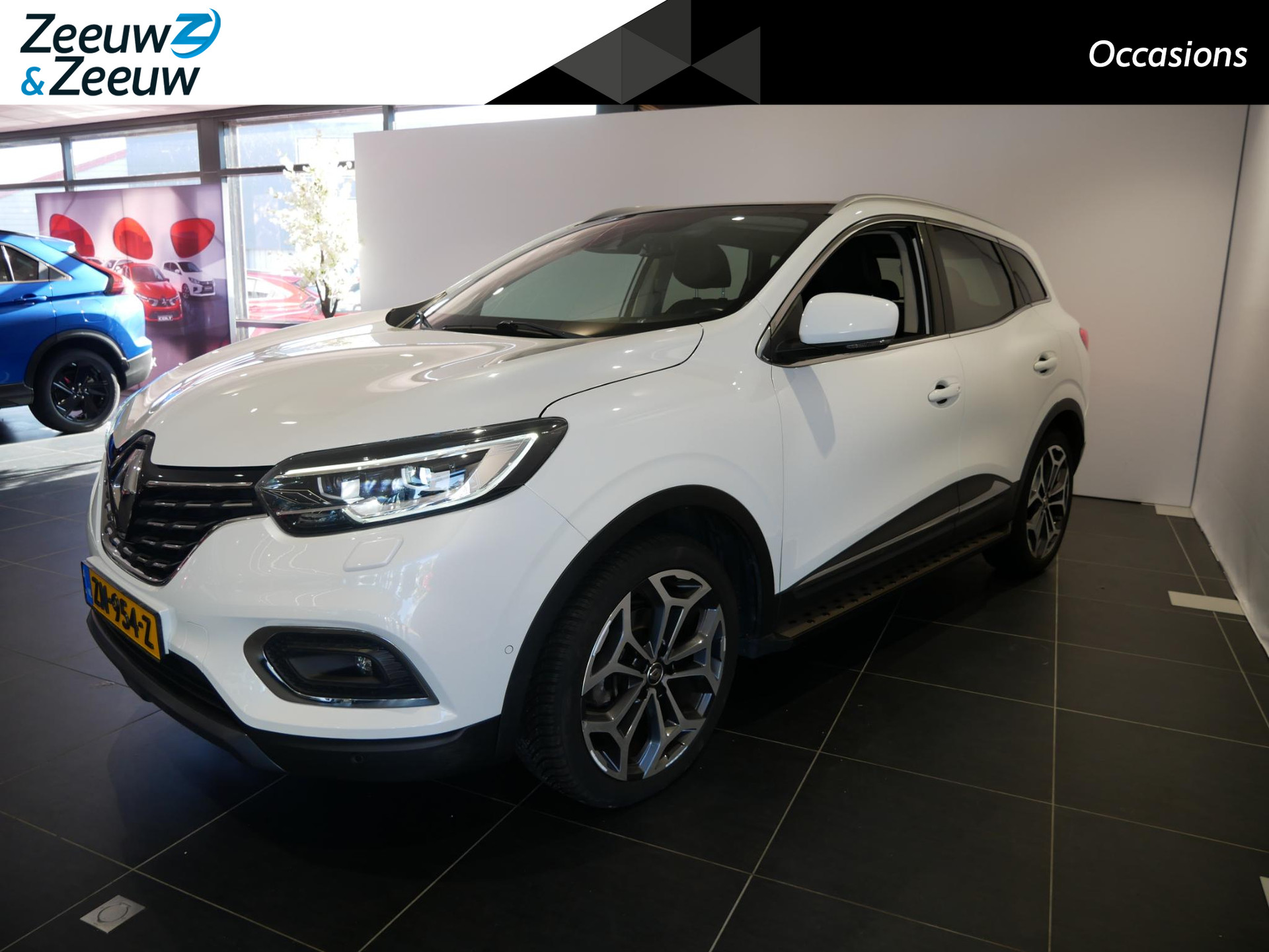 Renault Kadjar 1.3 TCe Black Edition Panorama dak| Bose | Trekhaak| Side steps| Alcantara-Leer | Metallic lak