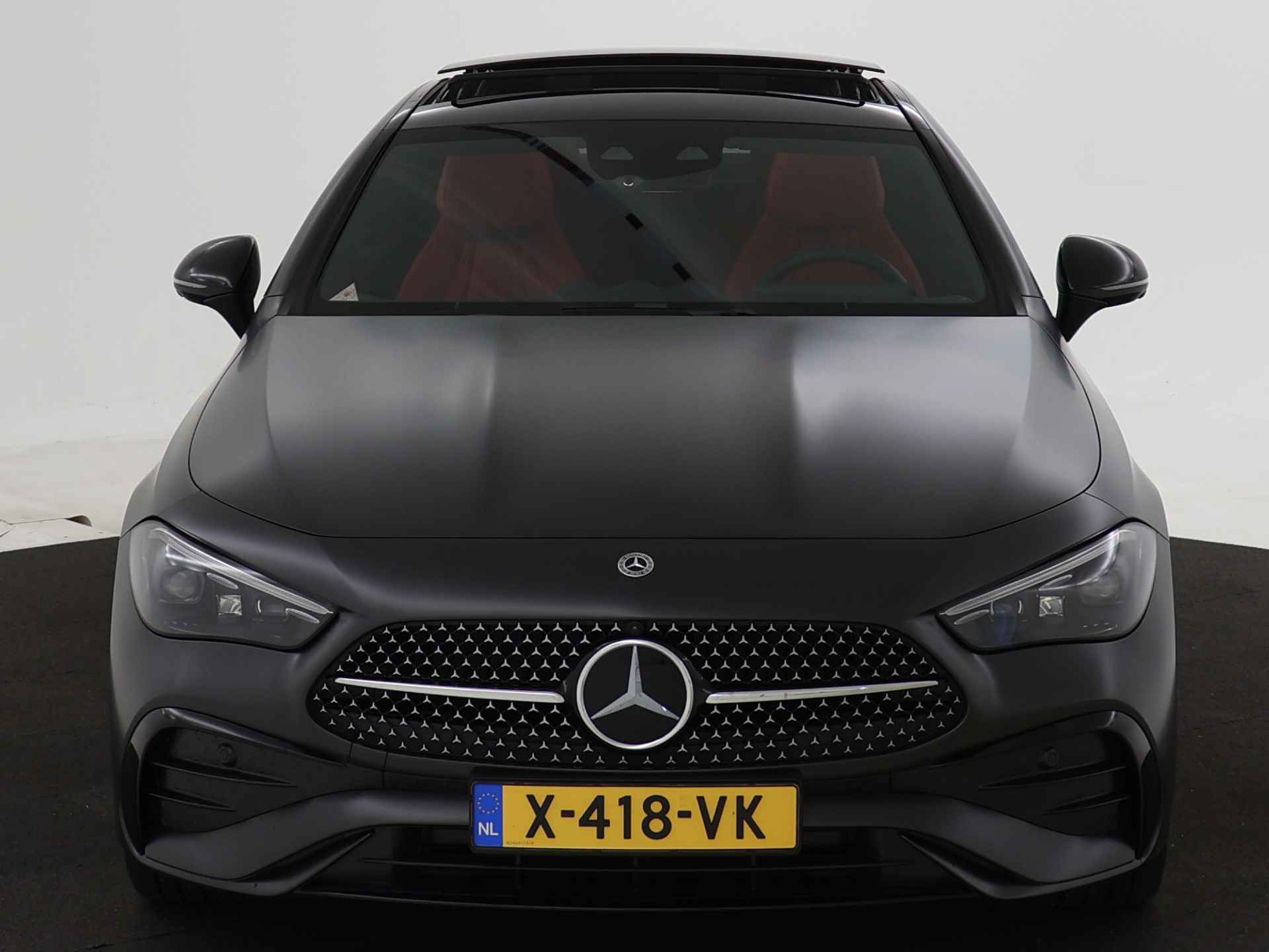 Mercedes-Benz CLE Coupé 300 4MATIC AMG Line | Grafiet grijs magno | 360° camera | Rijassistentiepakket plus |  Head-up display | Inclusief 24 maanden Mercedes-Benz Certified garantie voor Europa. - 29/45