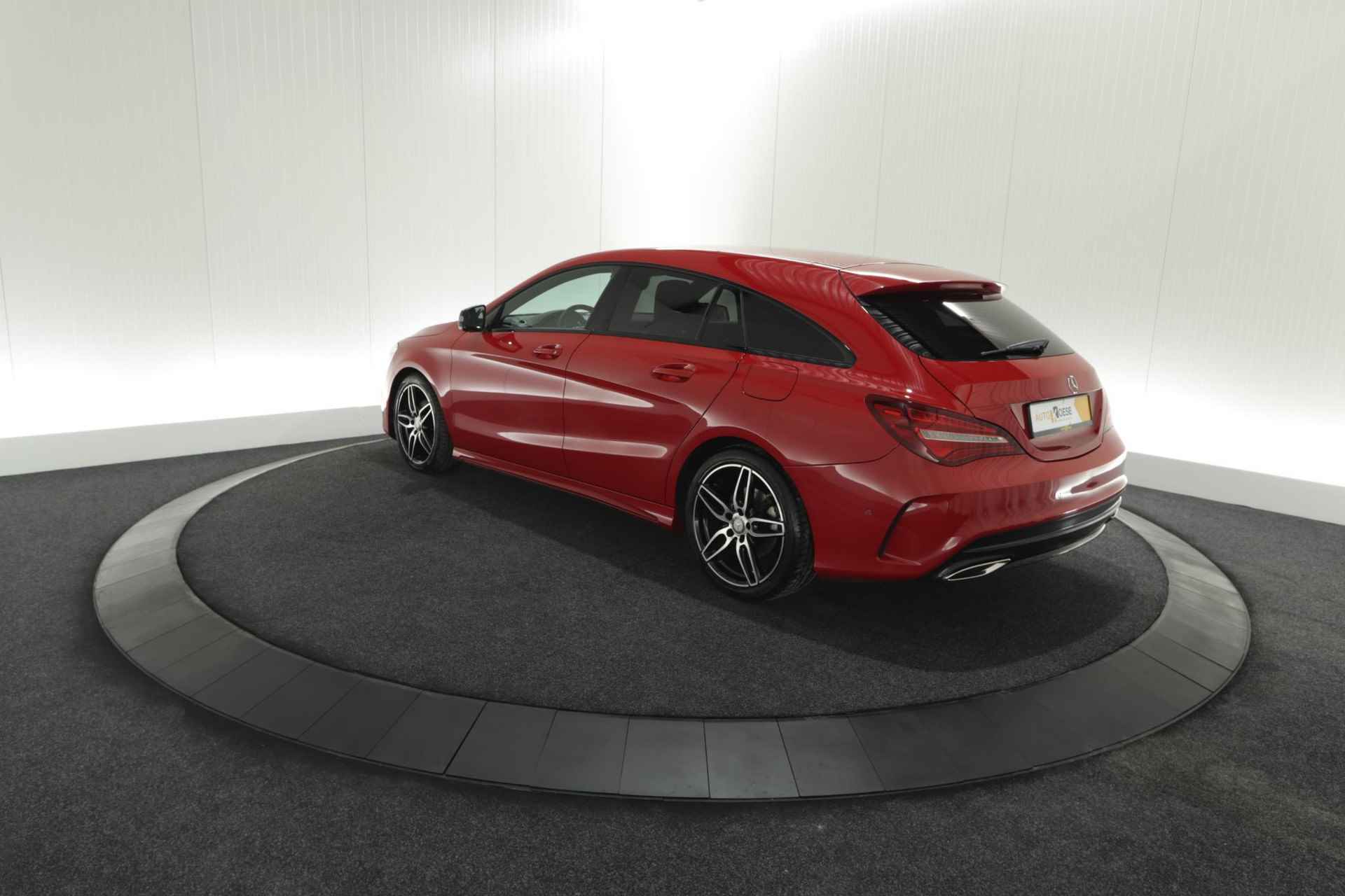 Mercedes-Benz CLA-klasse Shooting Brake 180 AMG Night Edition Plus | Parkeersensoren | Navigatie | 18 Inch Lichtmetalen Velgen - 13/66