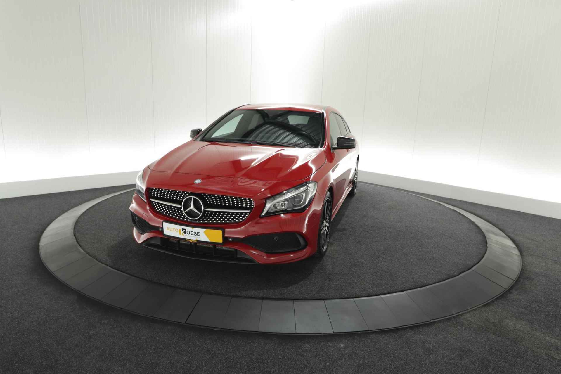 Mercedes-Benz CLA-klasse Shooting Brake 180 AMG Night Edition Plus | Parkeersensoren | Navigatie | 18 Inch Lichtmetalen Velgen - 63/66