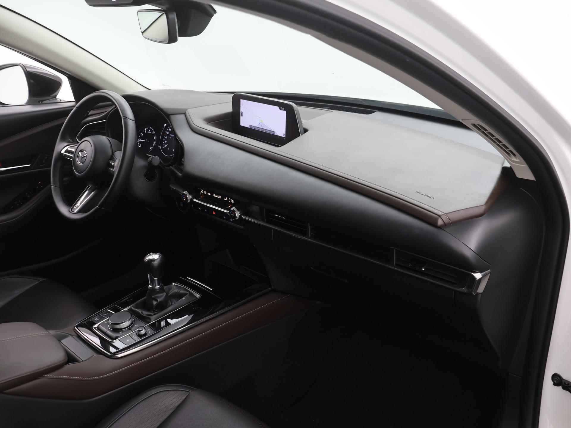 Mazda CX-30 2.0 e-SkyActiv-G M Hybrid Comfort NAVI|LEER|STOEL+STUURVERW|MEMORYSTOEL|CAMERA|LED|ELEK.ACHTERKLEP - 31/43