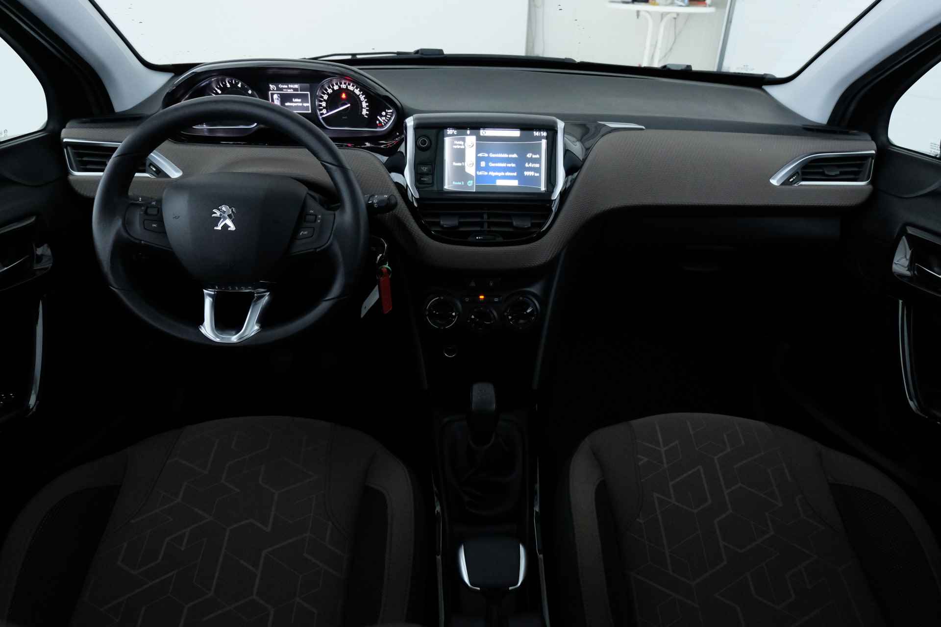 Peugeot 2008 1.2 VTi Active Pack Premium / TREKHAAK / PANO-DAK / - 5/29