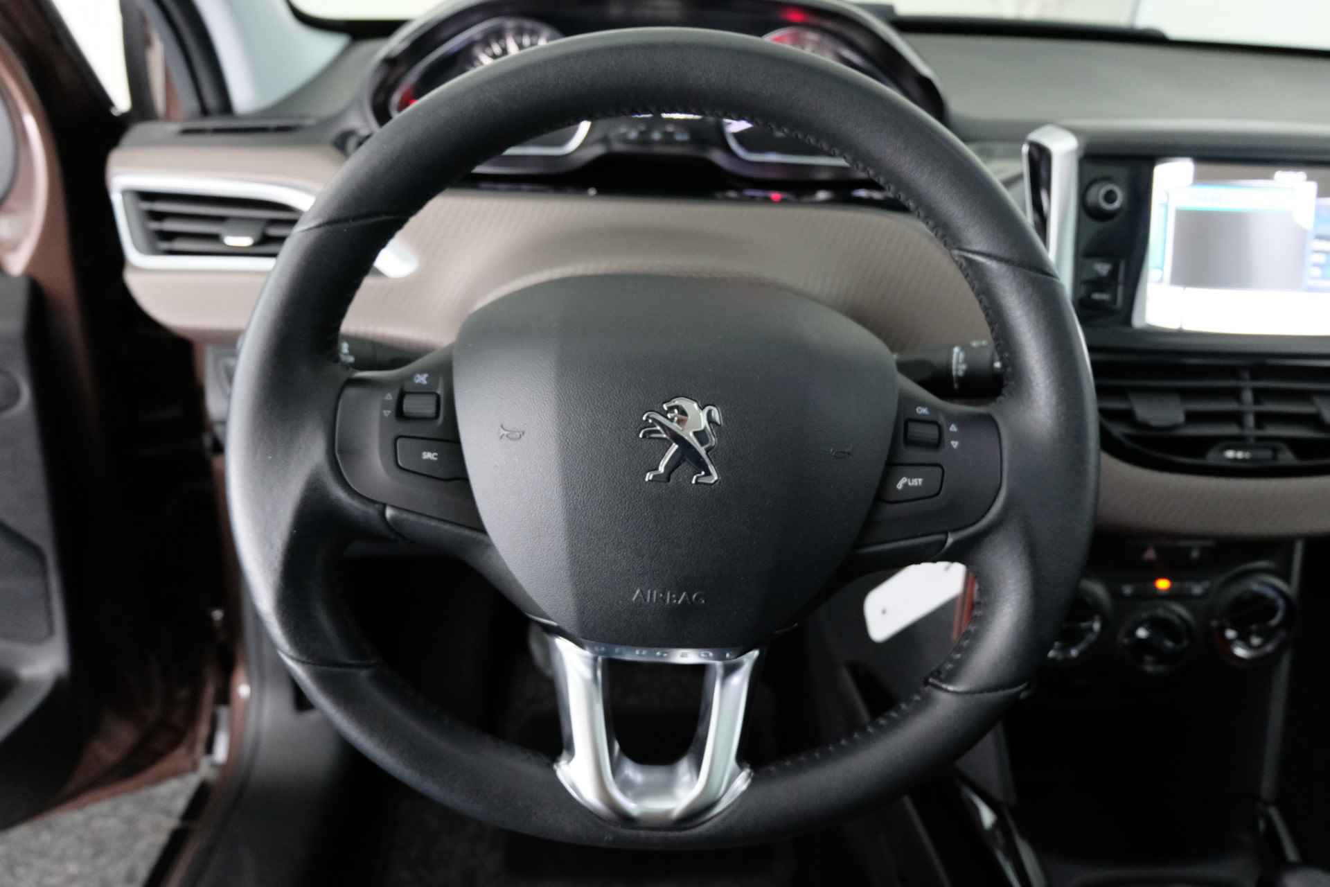 Peugeot 2008 1.2 VTi Active Pack Premium / TREKHAAK / PANO-DAK / - 8/29