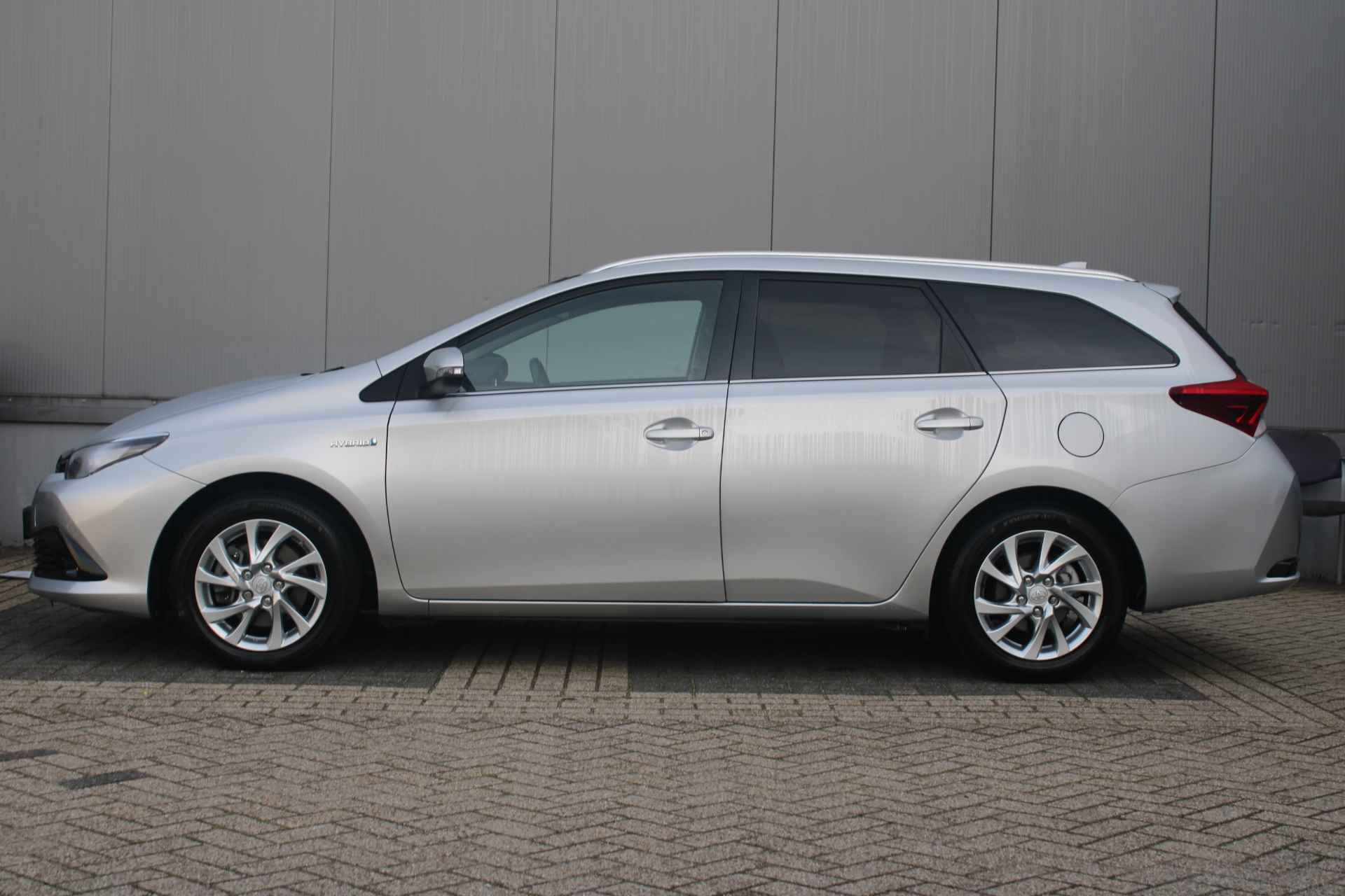 Toyota Auris Auris 1.8 Hybrid | CAMERA | CLIMATE | NAVIGATIE | PANORAMADAK | - 3/35