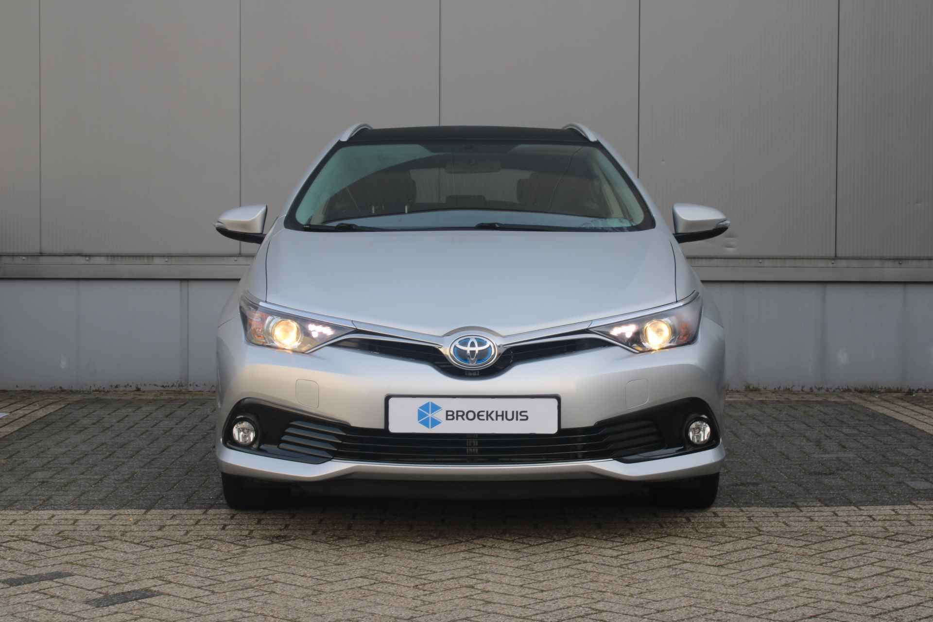 Toyota Auris Auris 1.8 Hybrid | CAMERA | CLIMATE | NAVIGATIE | PANORAMADAK | - 9/35