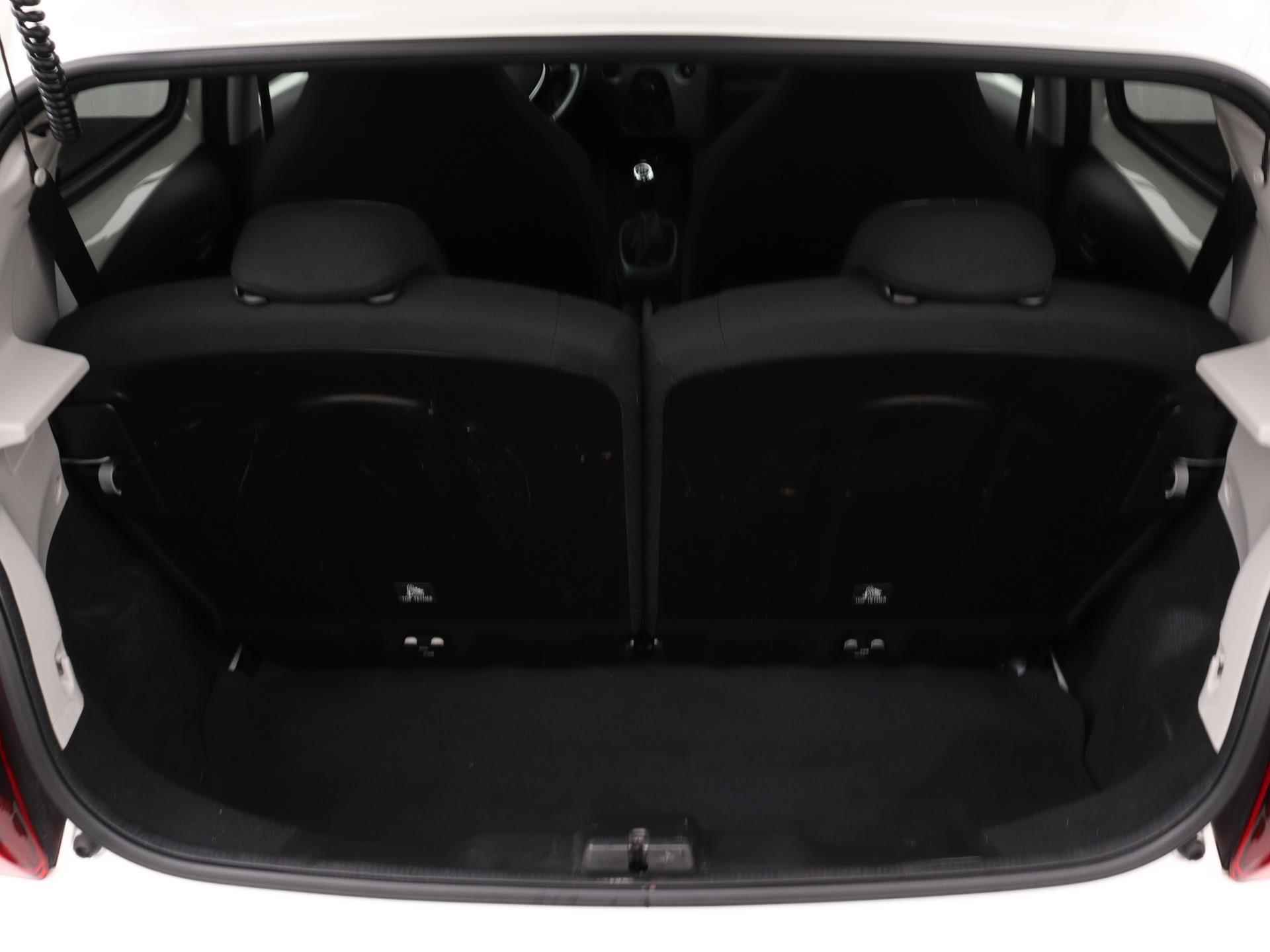 Peugeot 108 Active 72pk | Airco | Bluetooth | Donker getint glas | Dealeronderhouden | Lage kilometerstand | Zuinig en voordelig autorijden! | - 16/30