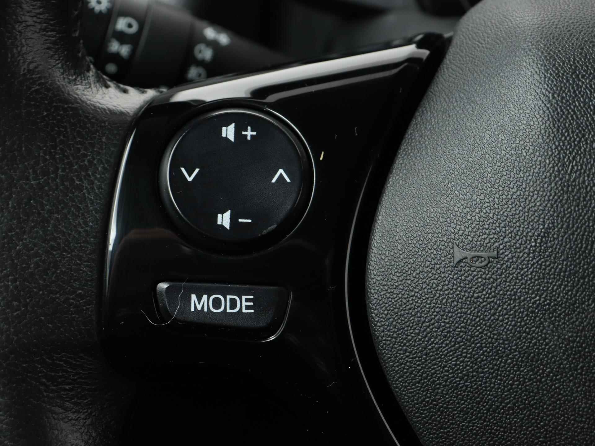 Peugeot 108 Active 72pk | Airco | Bluetooth | Donker getint glas | Dealeronderhouden | Lage kilometerstand | Zuinig en voordelig autorijden! | - 18/30
