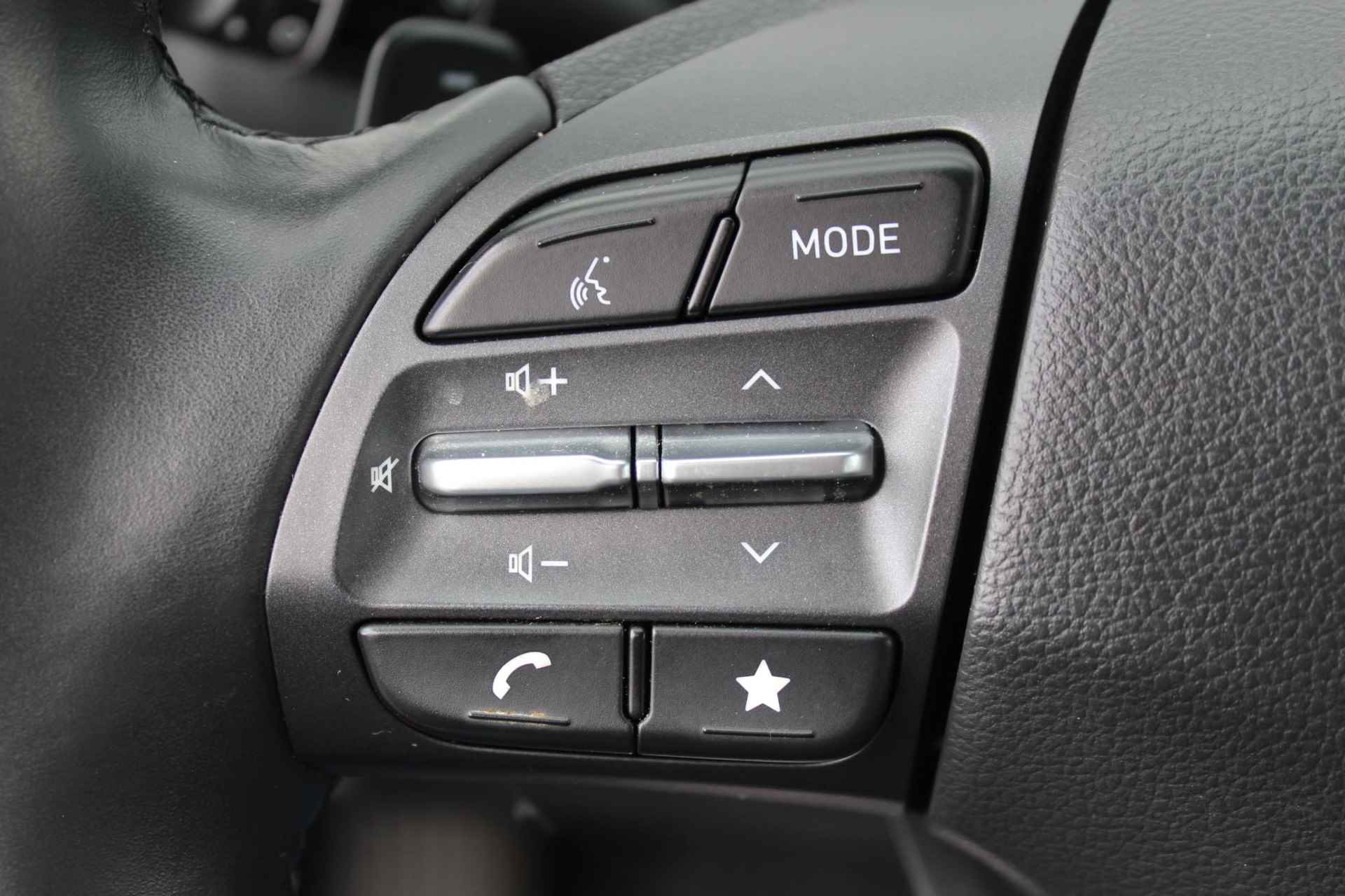 Hyundai Kona 1.6 GDI HEV Comfort Smart / Navigatie + Apple Carplay/Android Auto / Cruise Control Adaptief / Achteruitrijcamera / Climate Control / Bluetooth / - 10/42