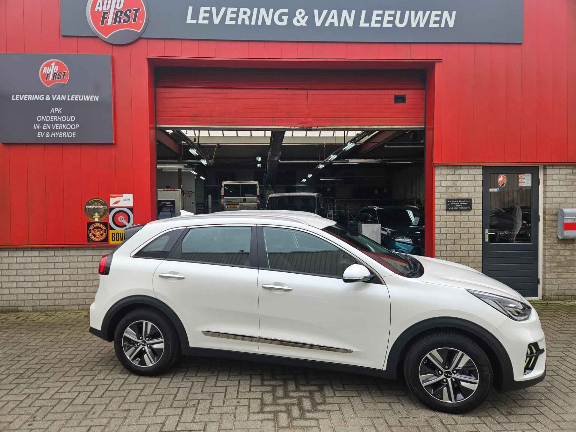 Kia Niro 1.6 GDi PHEV DynamicPlusLine Navigatie/ Parkeersensoren voor + achter/ Rijklaarprijs! - 3/29