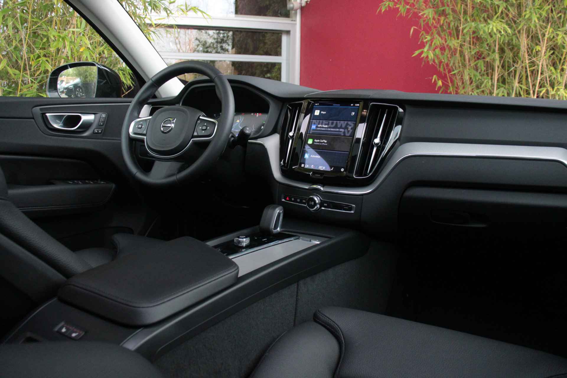 Volvo XC60 2.0 Recharge T6 AWD Plus Bright | Schuifdak | Adaptieve Cruise met Stuurhulp | Stuur- en stoelverwarming | Memory Seats | Apple - 4/26