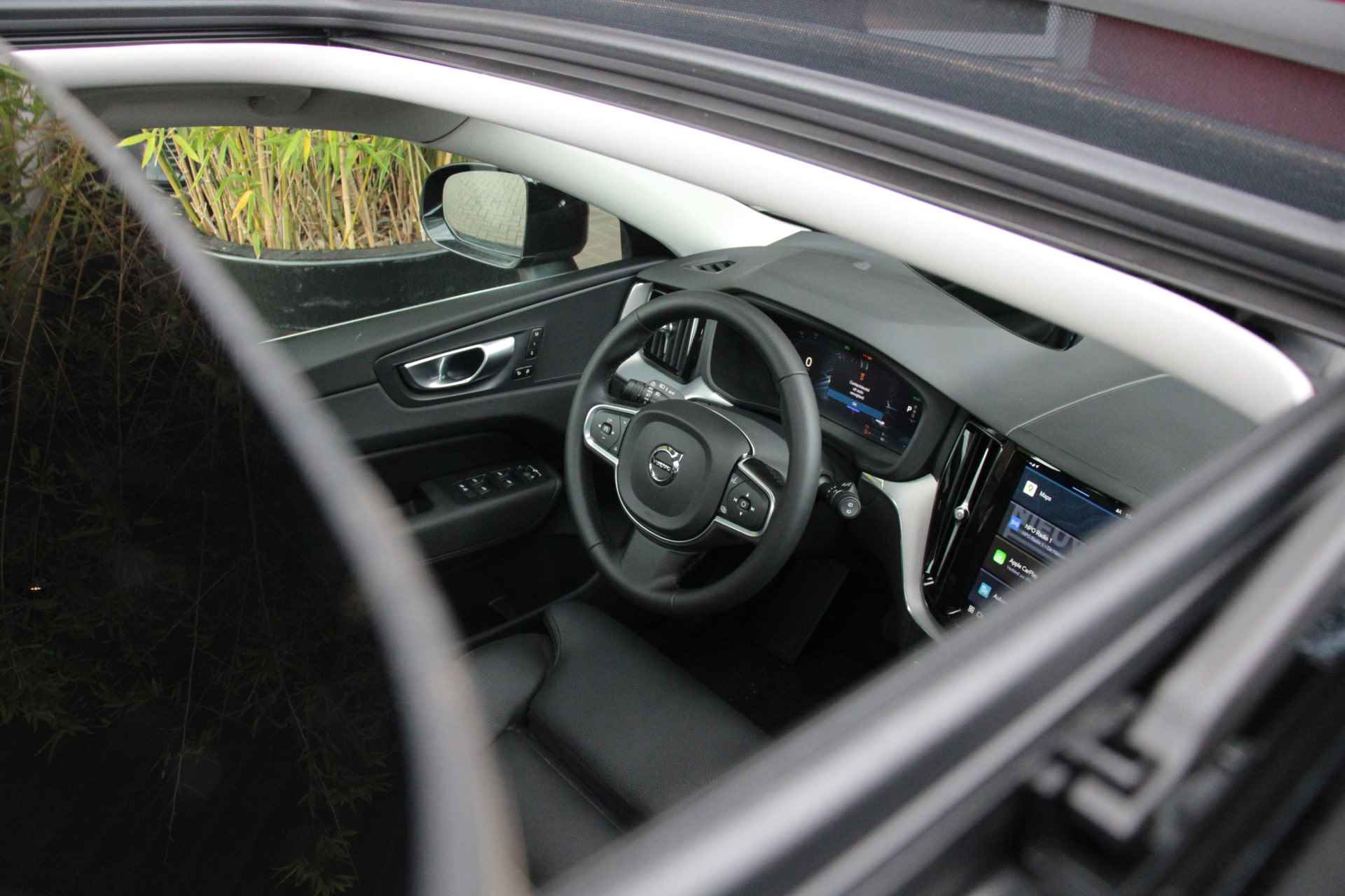 Volvo XC60 2.0 Recharge T6 AWD Plus Bright | Schuifdak | Adaptieve Cruise met Stuurhulp | Stuur- en stoelverwarming | Memory Seats | Apple - 23/26