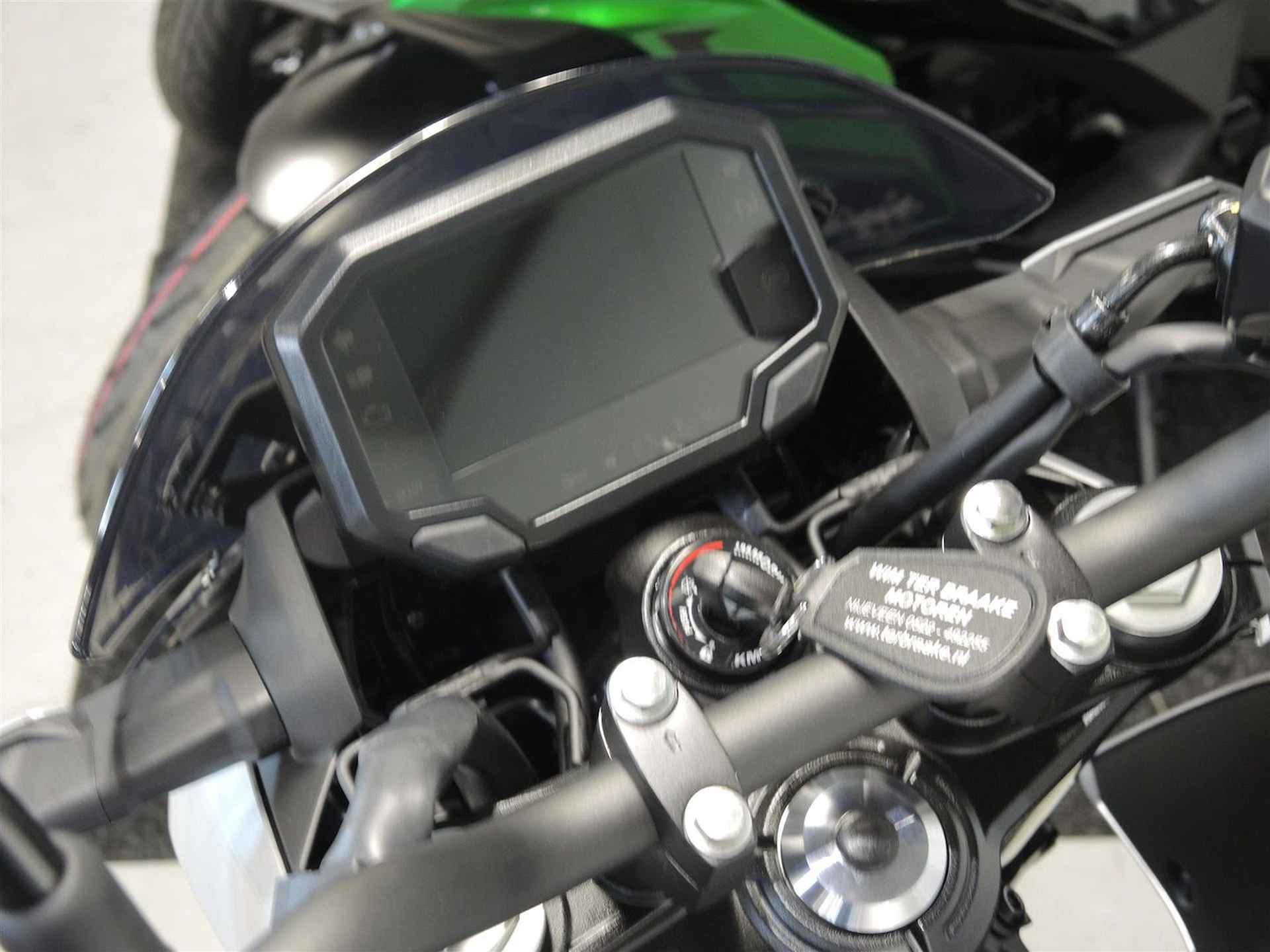 Kawasaki Z 7 Hybrid - 2024 - 2/16