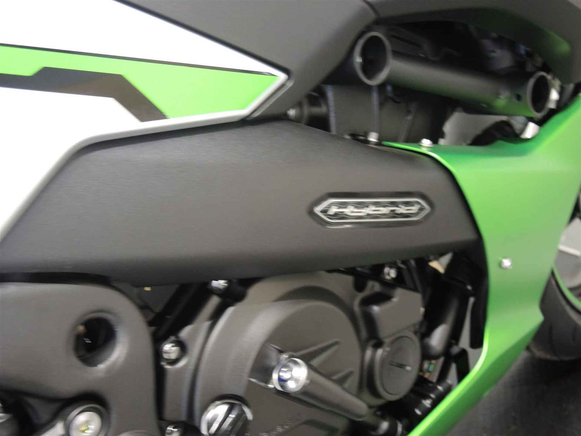 Kawasaki Z 7 Hybrid - 2024 - 14/16