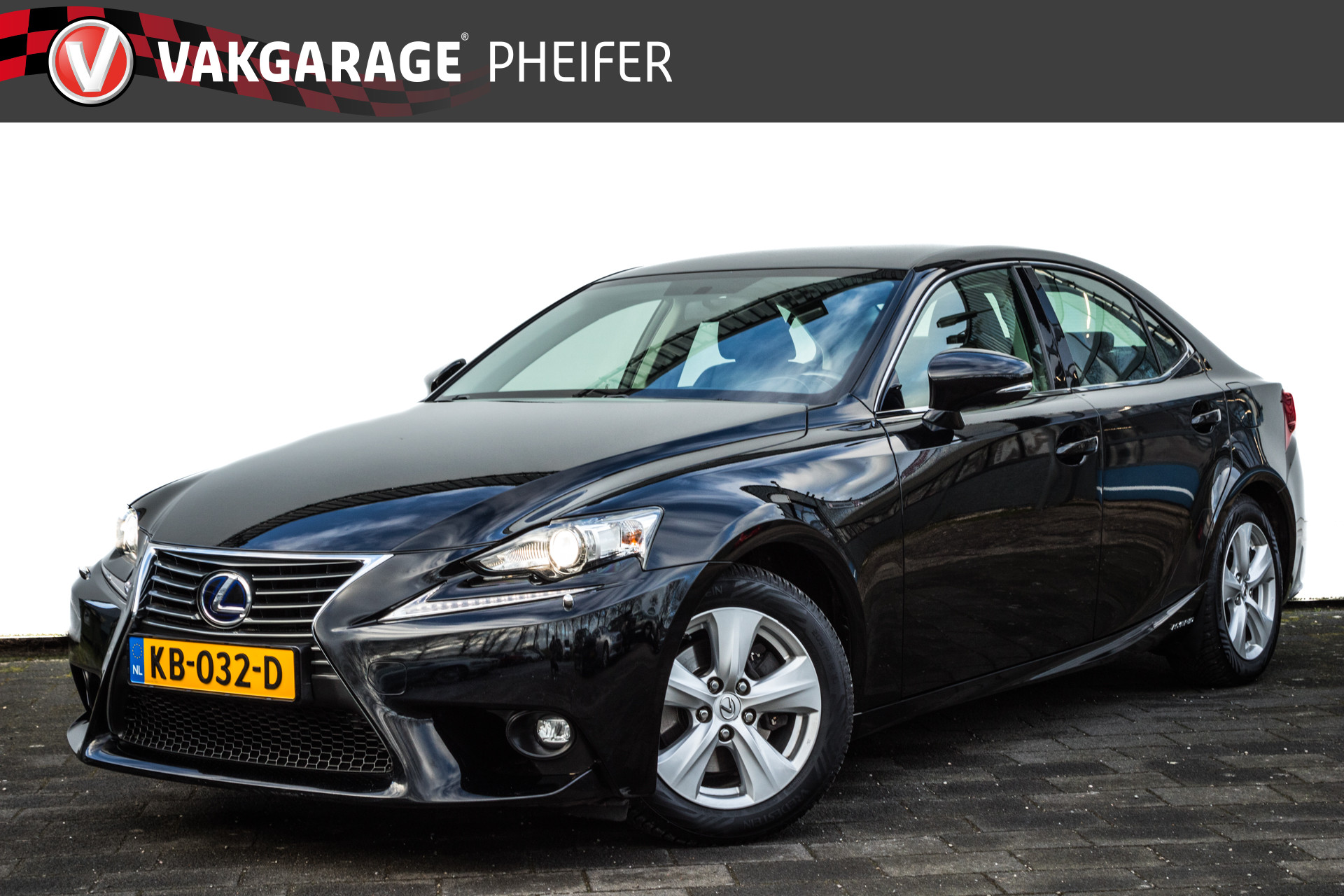 Lexus IS 300h Aut. Navigatie/ Cruise control/ Climate control/ Tel. bluetooth/ Xenon