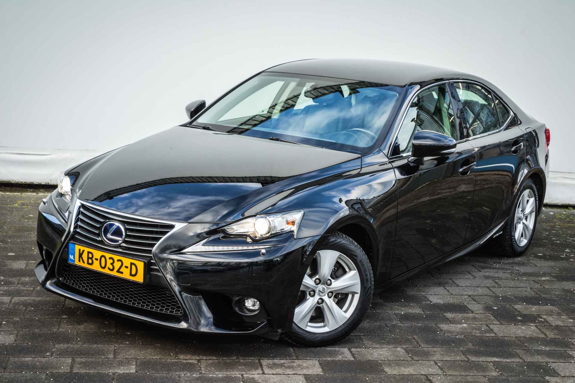 Lexus IS 300h Aut. Navigatie/ Cruise control/ Climate control/ Tel. bluetooth/ Xenon - 5/38