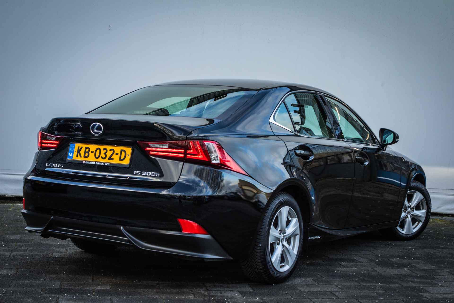 Lexus IS 300h Aut. Navigatie/ Cruise control/ Climate control/ Tel. bluetooth/ Xenon - 10/38