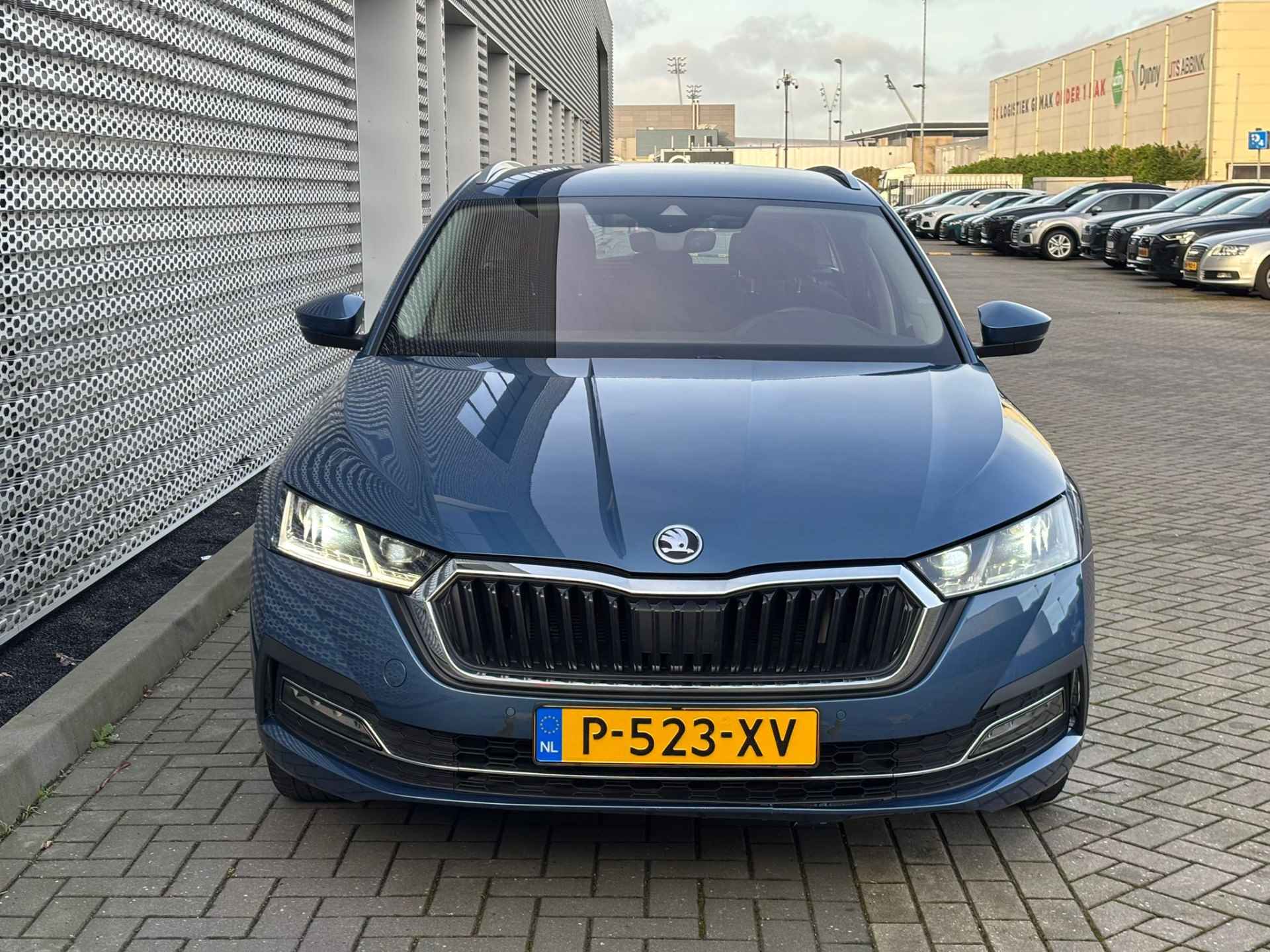 Škoda Octavia Combi 1.5 TSI First Edition / Stoelverwarming / Achteruitrijcamera / Keyless Entry-Start / Navigatie / App-Connect ** - 11/32