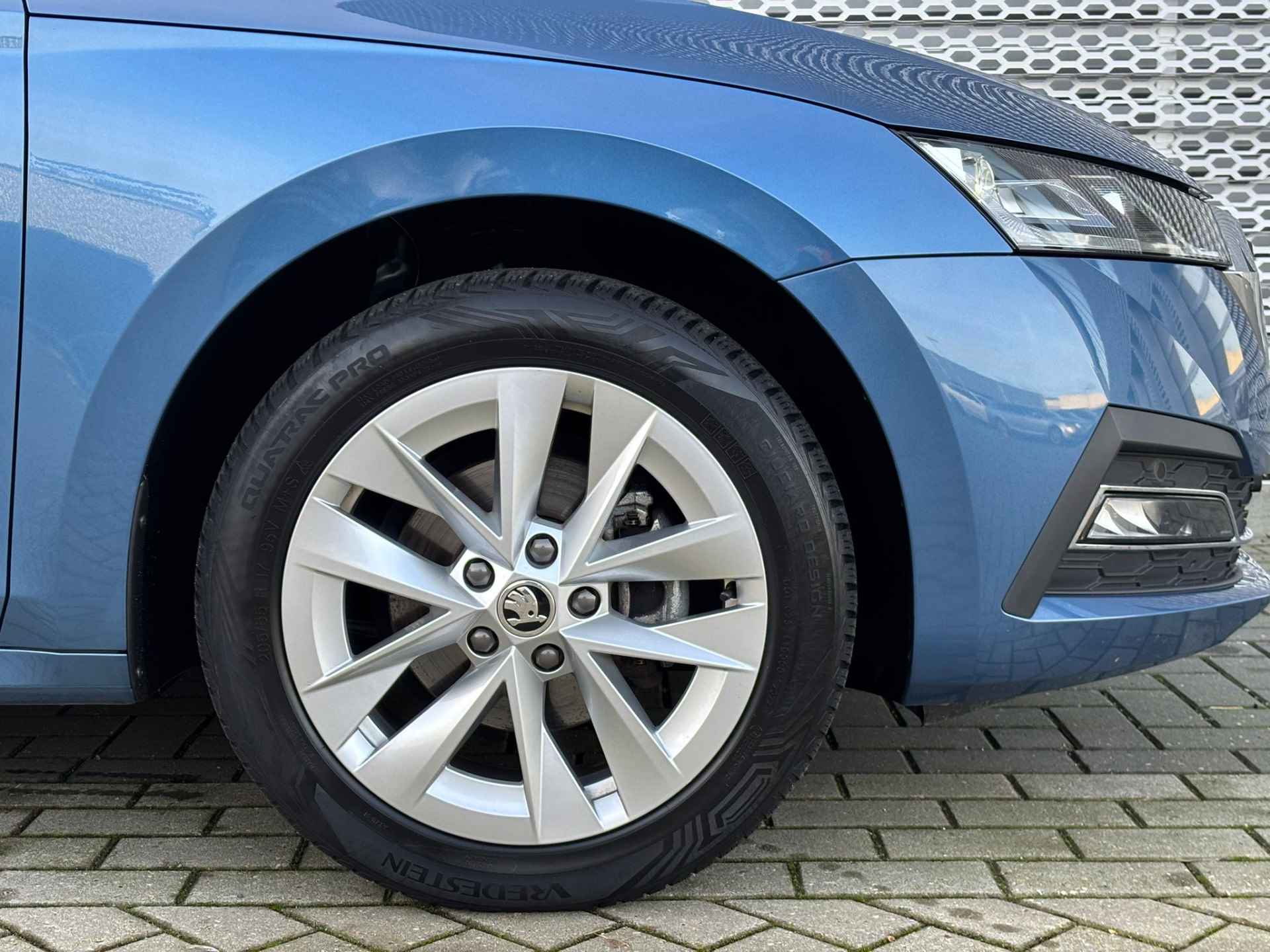 Škoda Octavia Combi 1.5 TSI First Edition / Stoelverwarming / Achteruitrijcamera / Keyless Entry-Start / Navigatie / App-Connect ** - 32/32