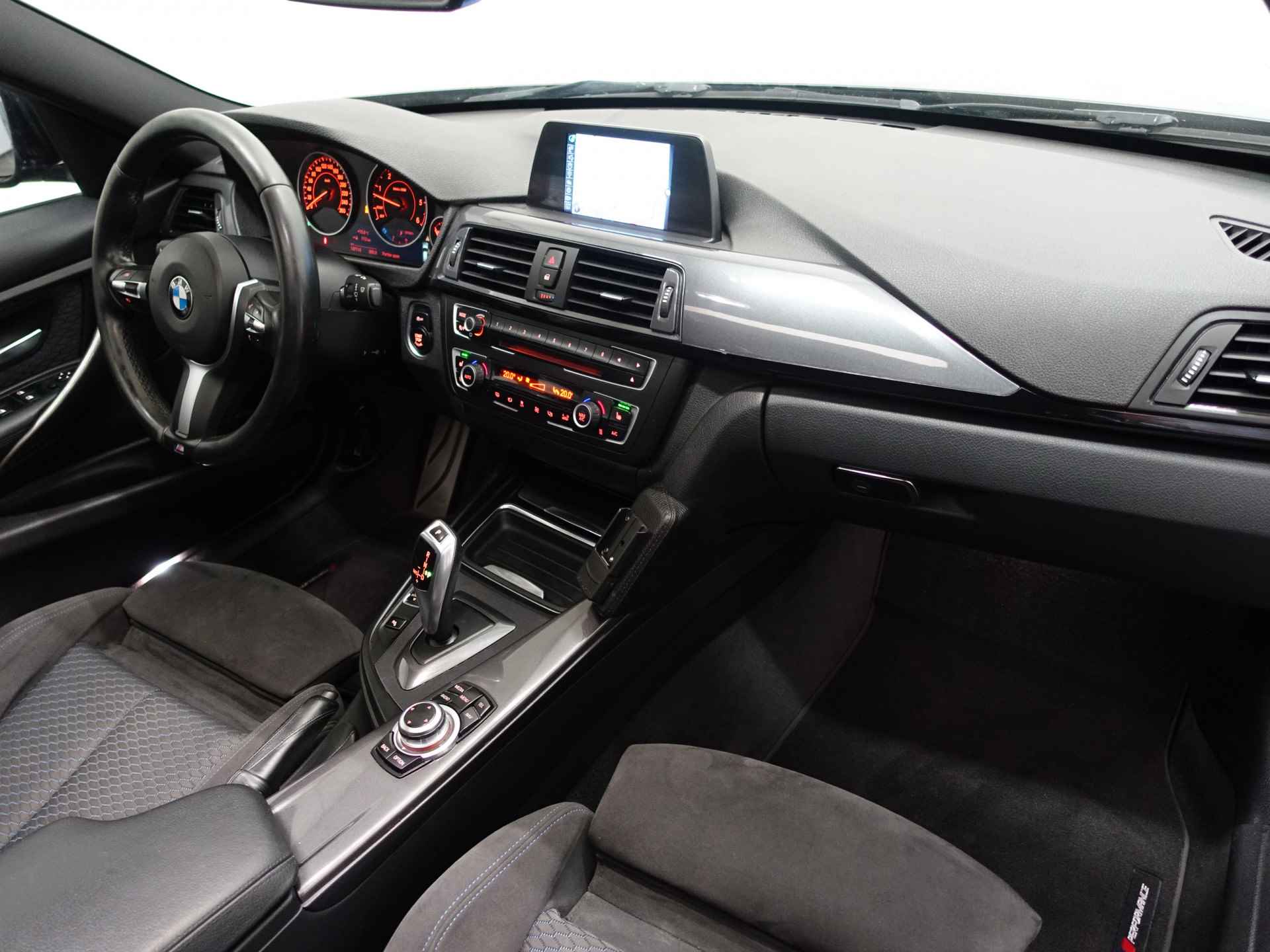 BMW 3 Serie Touring 330d xDrive 259pk M Performance Aut8- Panodak, Sport Interieur, Xenon led, Stoelverwarming, Dynamic Select - 9/34