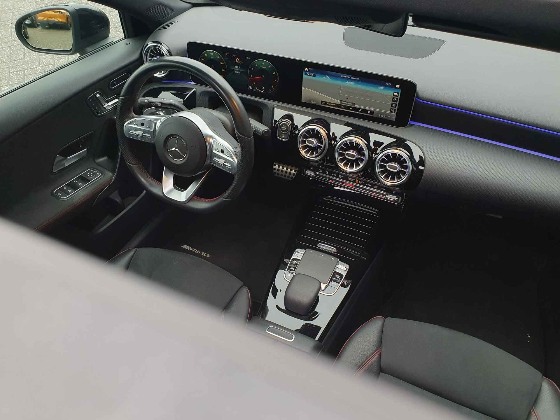 Mercedes-Benz A-Klasse 250 AMG | Panoramadak | Cruise Control | Burmester Audio | Elek. Stoelen - 6/37