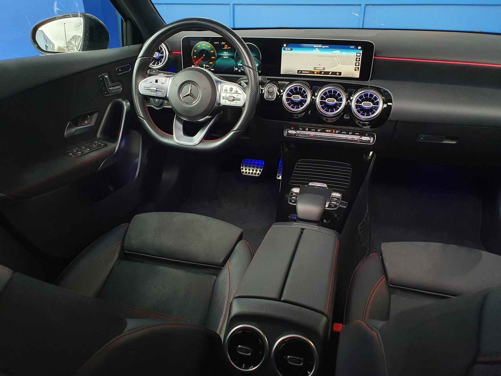 Mercedes-Benz A-Klasse 250 AMG | Panoramadak | Cruise Control | Burmester Audio | Elek. Stoelen - 28/37