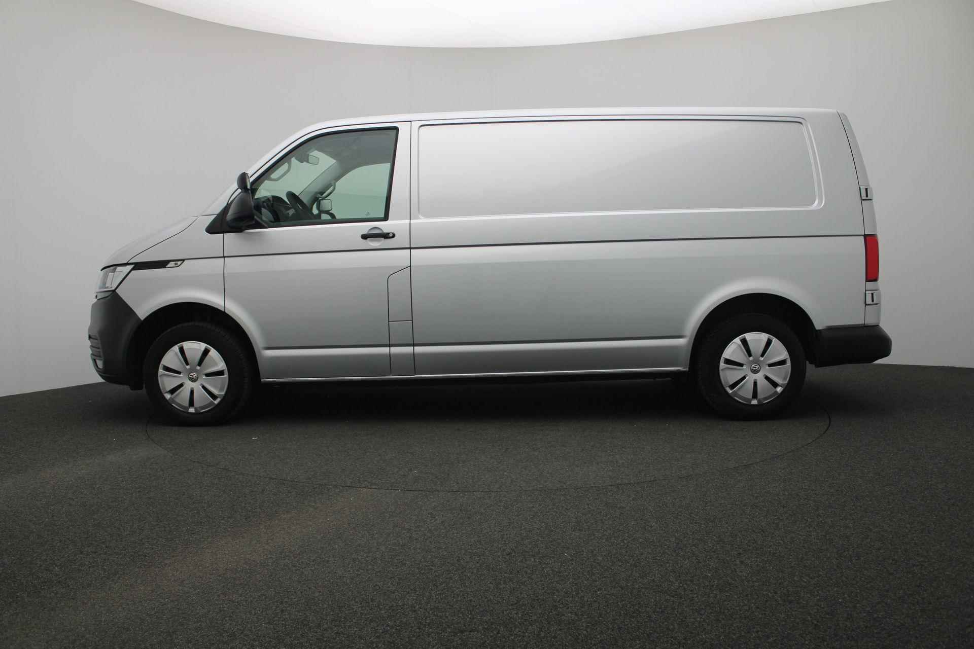 Volkswagen Transporter 2.0 TDI 150 pk L2H1 28 Comfortline | 3-zits | Parkeersensoren achter | Navigatie | Apple Carplay / Android Auto - 13/28