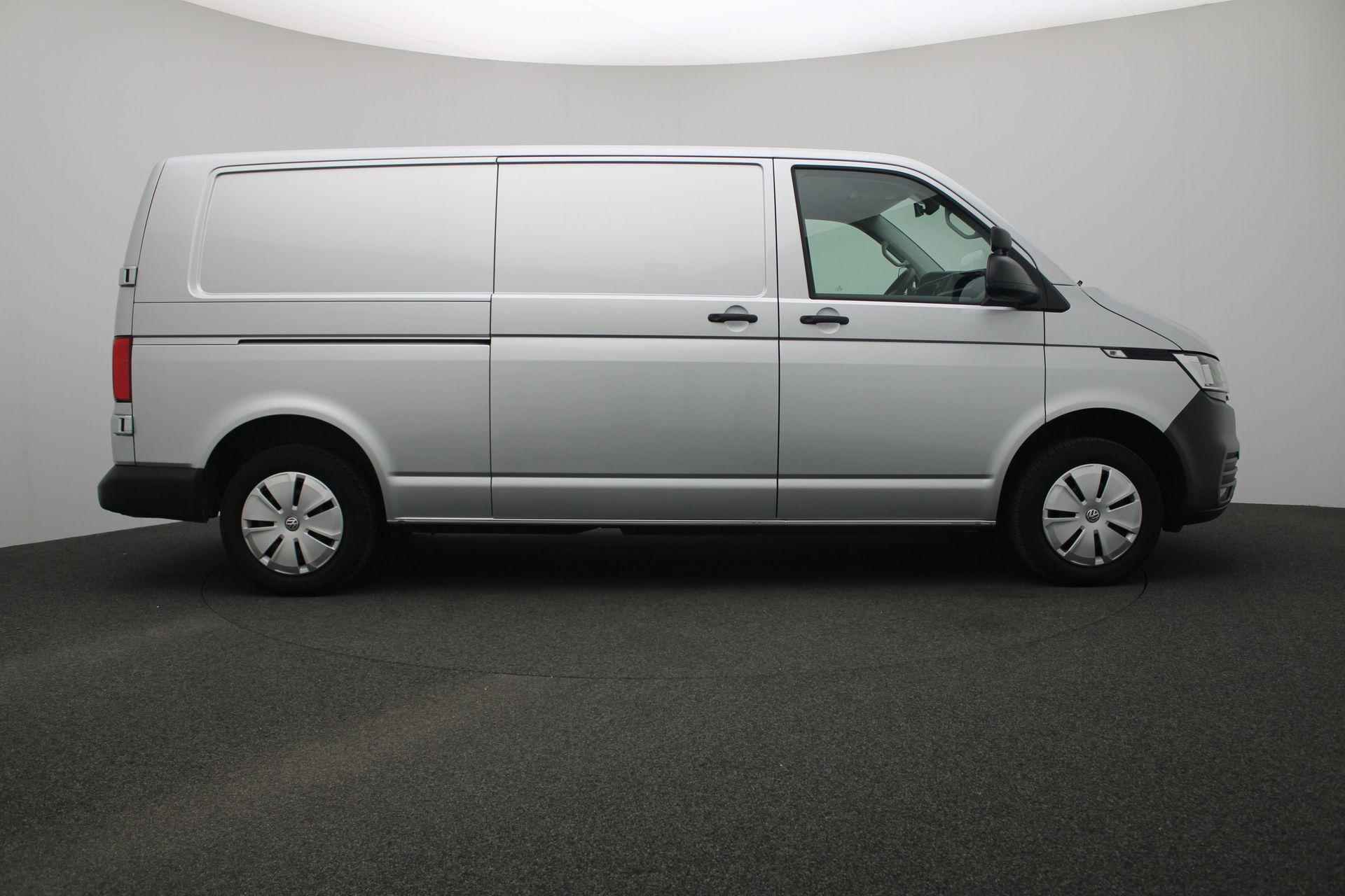 Volkswagen Transporter 2.0 TDI 150 pk L2H1 28 Comfortline | 3-zits | Parkeersensoren achter | Navigatie | Apple Carplay / Android Auto - 14/28