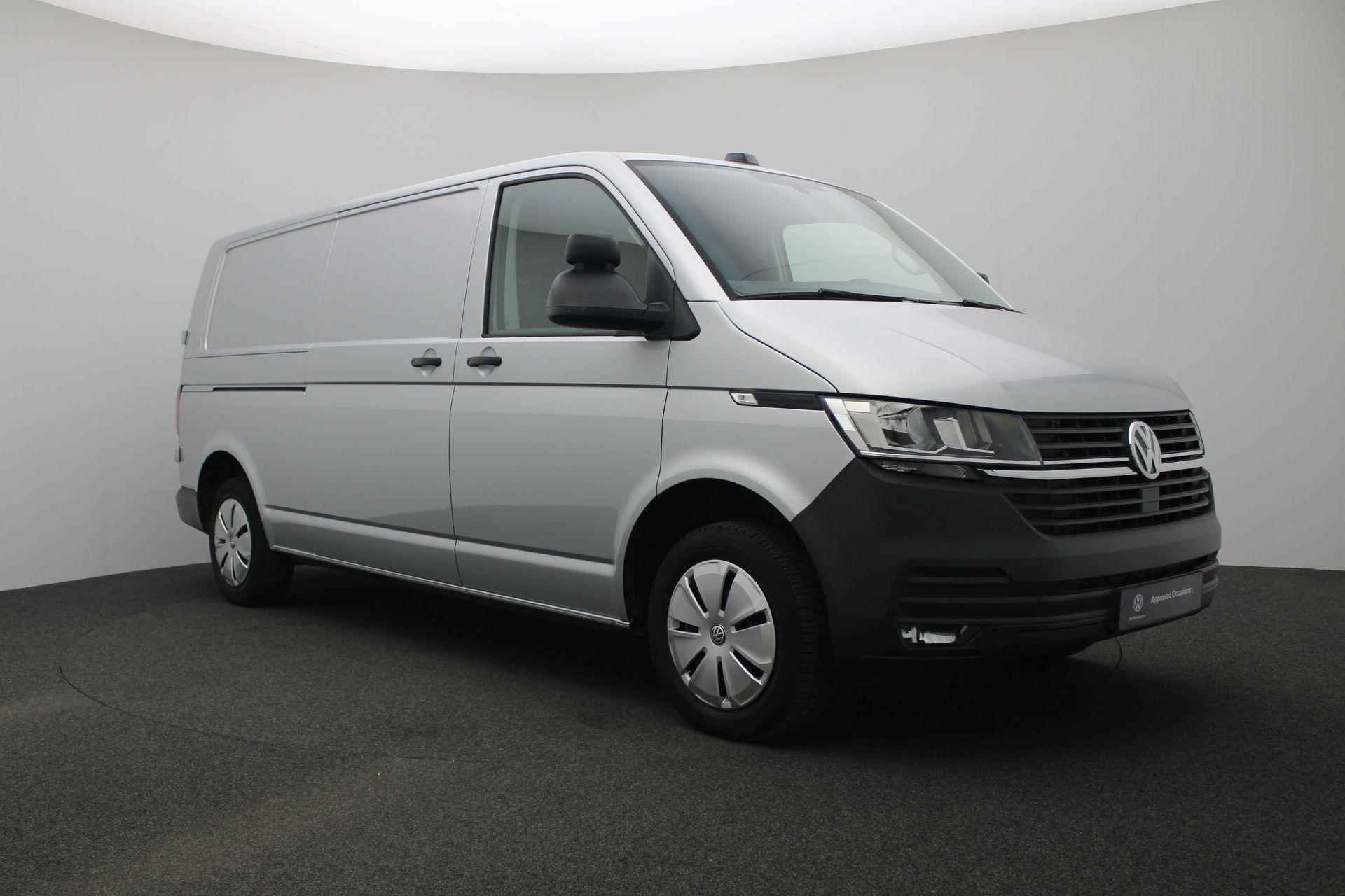 Volkswagen Transporter 2.0 TDI 150 pk L2H1 28 Comfortline | 3-zits | Parkeersensoren achter | Navigatie | Apple Carplay / Android Auto - 22/28