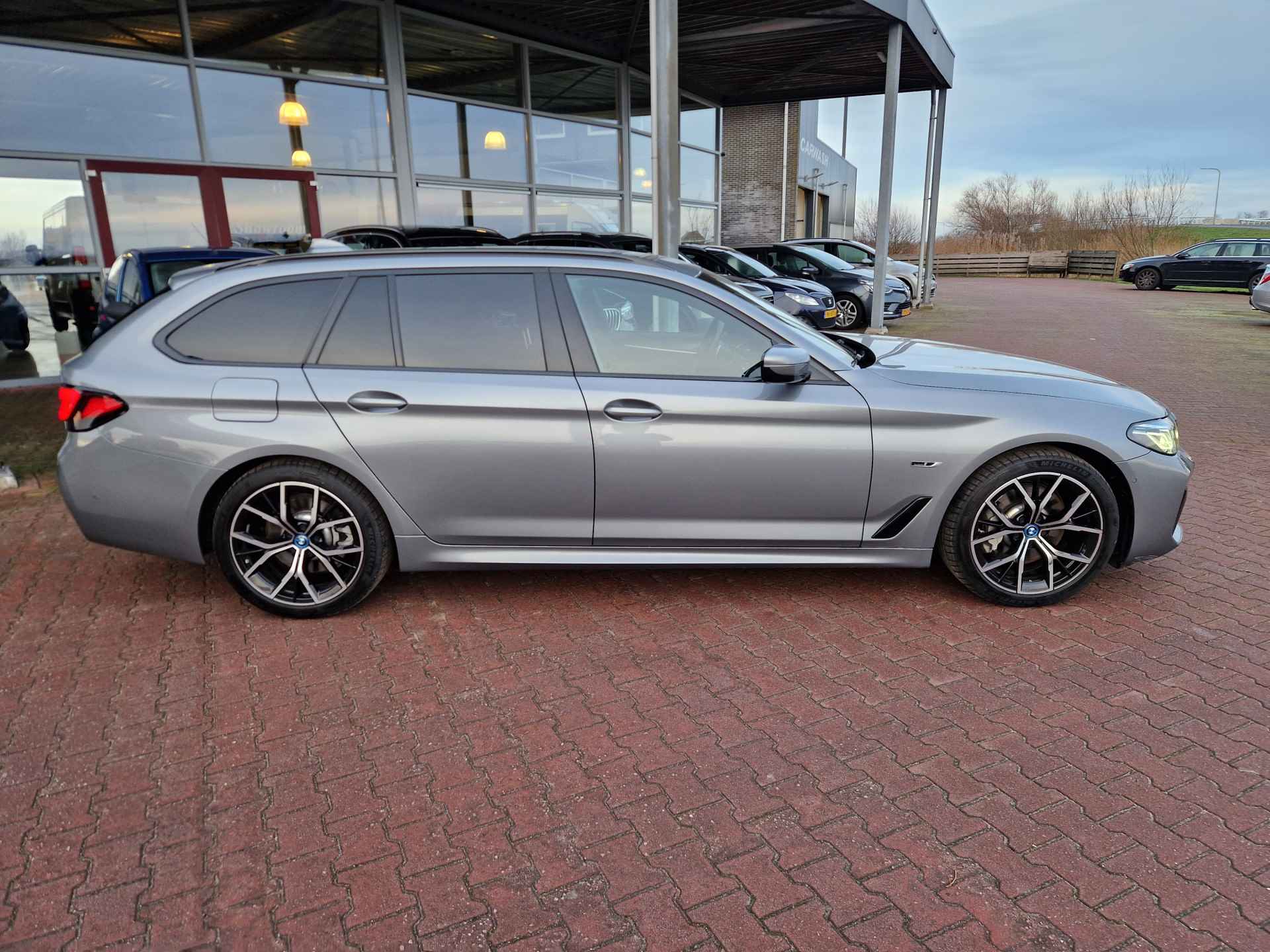 BMW 5 Serie Touring 530e Business Edition Plus Hybrid | ECC | STOELVERW | LEER | CAMERA | PANO | ELEKTR. TREKHAAK | NAVI - 4/54