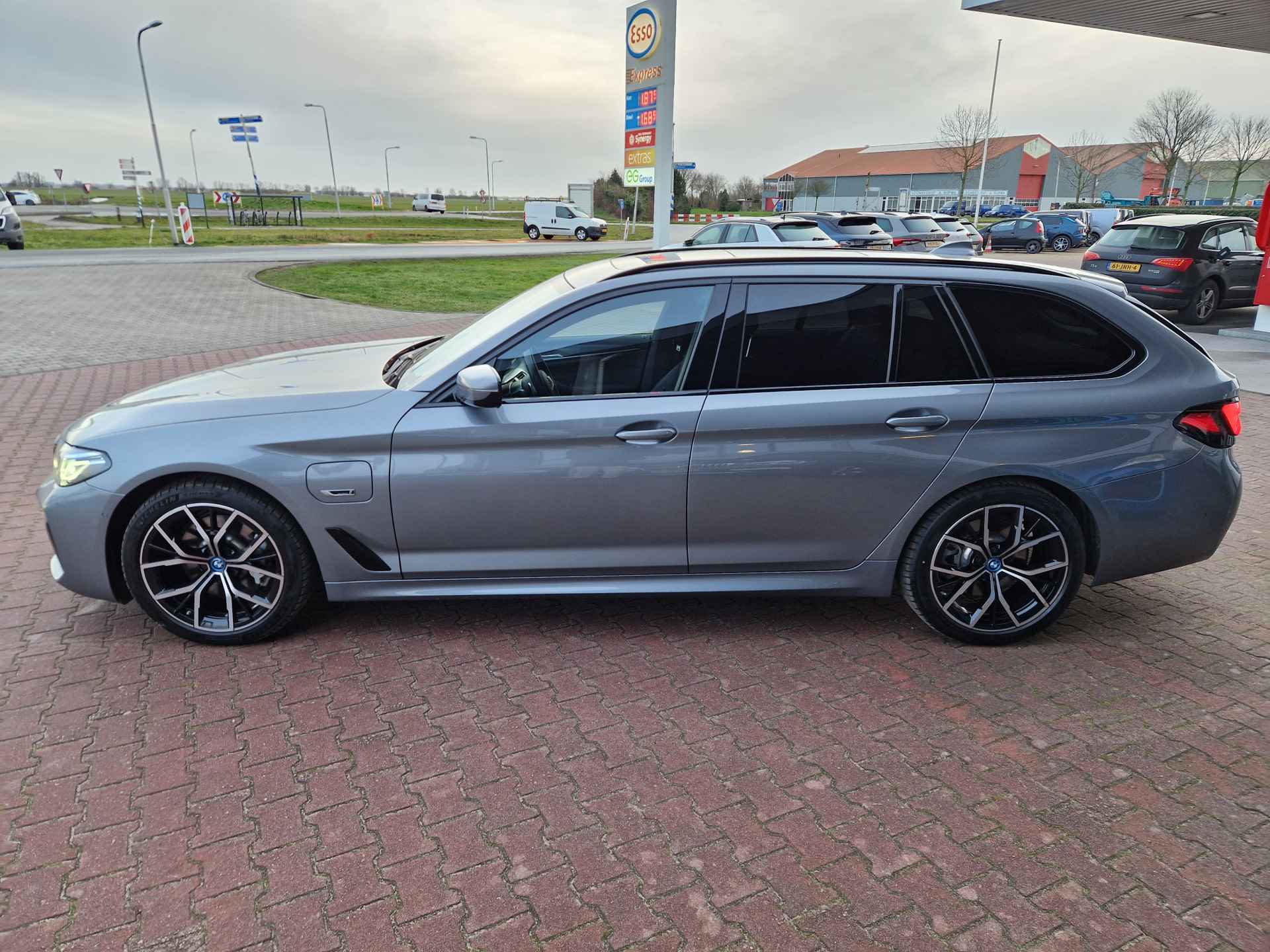 BMW 5 Serie Touring 530e Business Edition Plus Hybrid | ECC | STOELVERW | LEER | CAMERA | PANO | ELEKTR. TREKHAAK | NAVI - 6/54