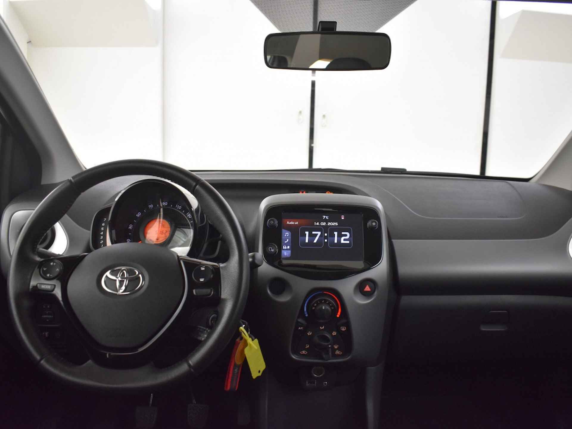 Toyota Aygo | Private lease vanaf € 309,-  1.0 VVT-i x-play | Camera - 5/26