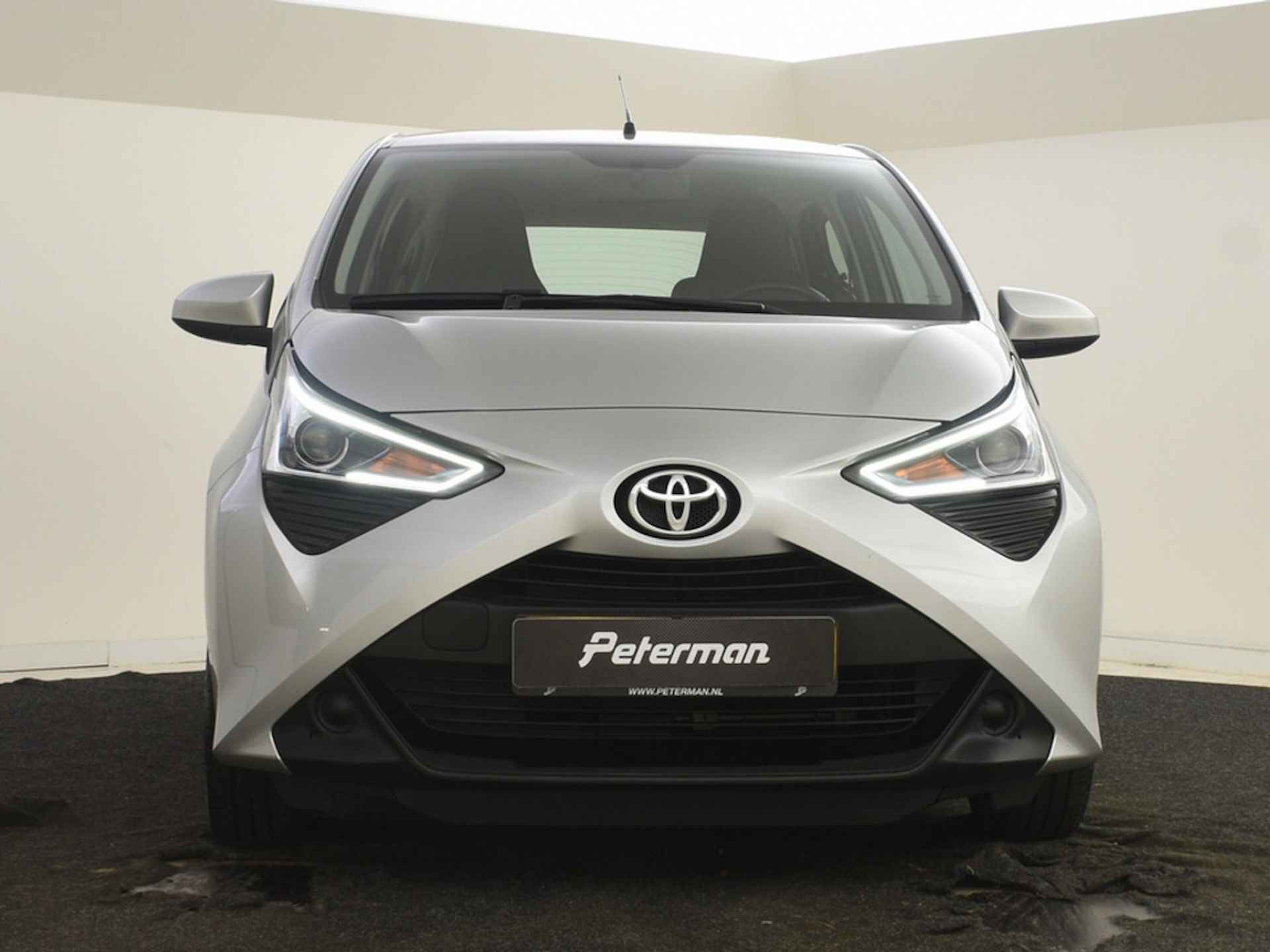 Toyota Aygo | Private lease vanaf € 309,-  1.0 VVT-i x-play | Camera - 6/26