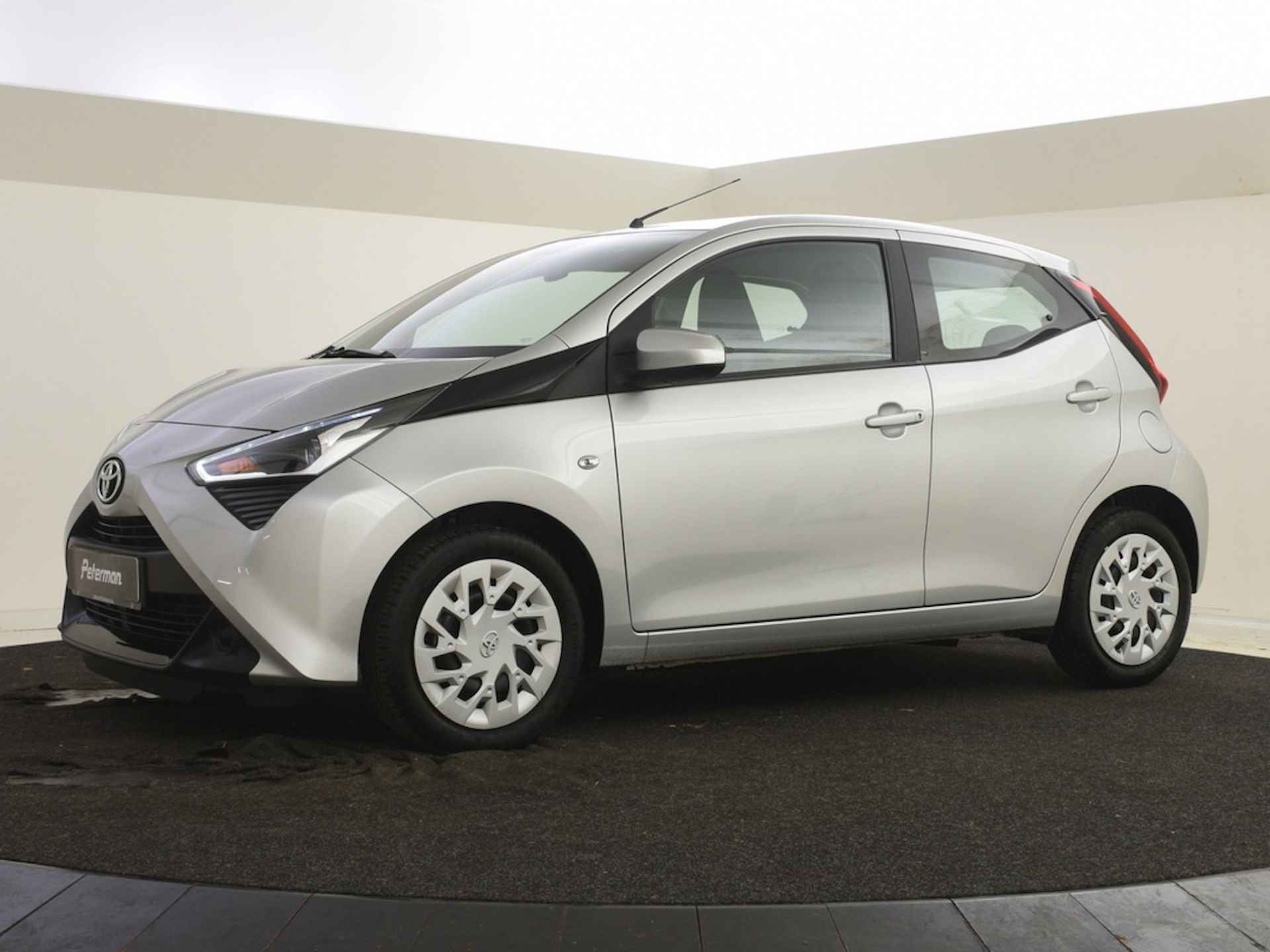 Toyota Aygo | Private lease vanaf € 309,-  1.0 VVT-i x-play | Camera - 7/26