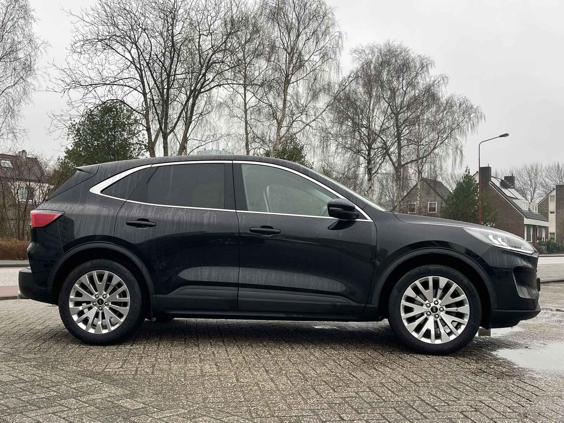 Ford Kuga 1.5 EcoBoost Titanium X 150pk Trekhaak | 1.800kg Trekgewicht | Winterpack | Draadloos opladen | Navigatie | Lichtmetaal - 2/31