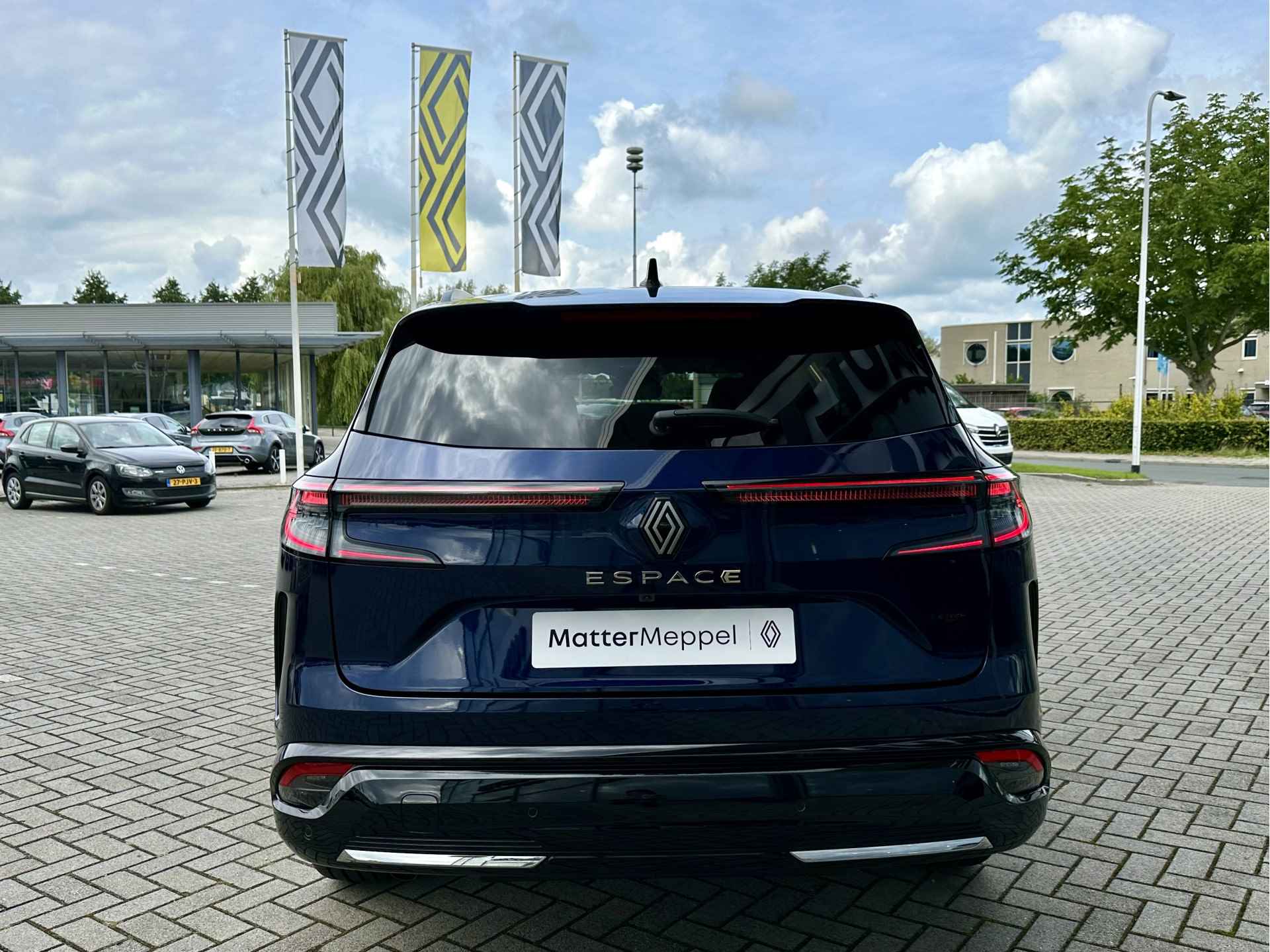 Renault Espace E-Tech Hybrid 200 Iconic Automaat 7p. | Afn.Trekhaak | Harman Kardon | 4Control | Panoramadak | All seasonbanden - 20/21